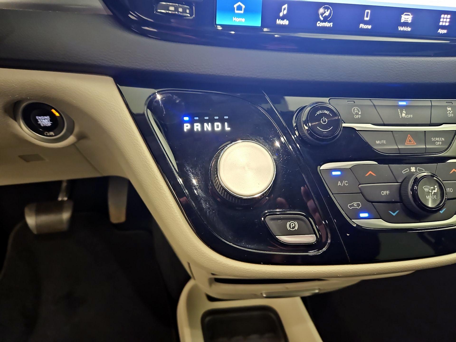Thumbnail: 2022 Chrysler Pacifica - 17