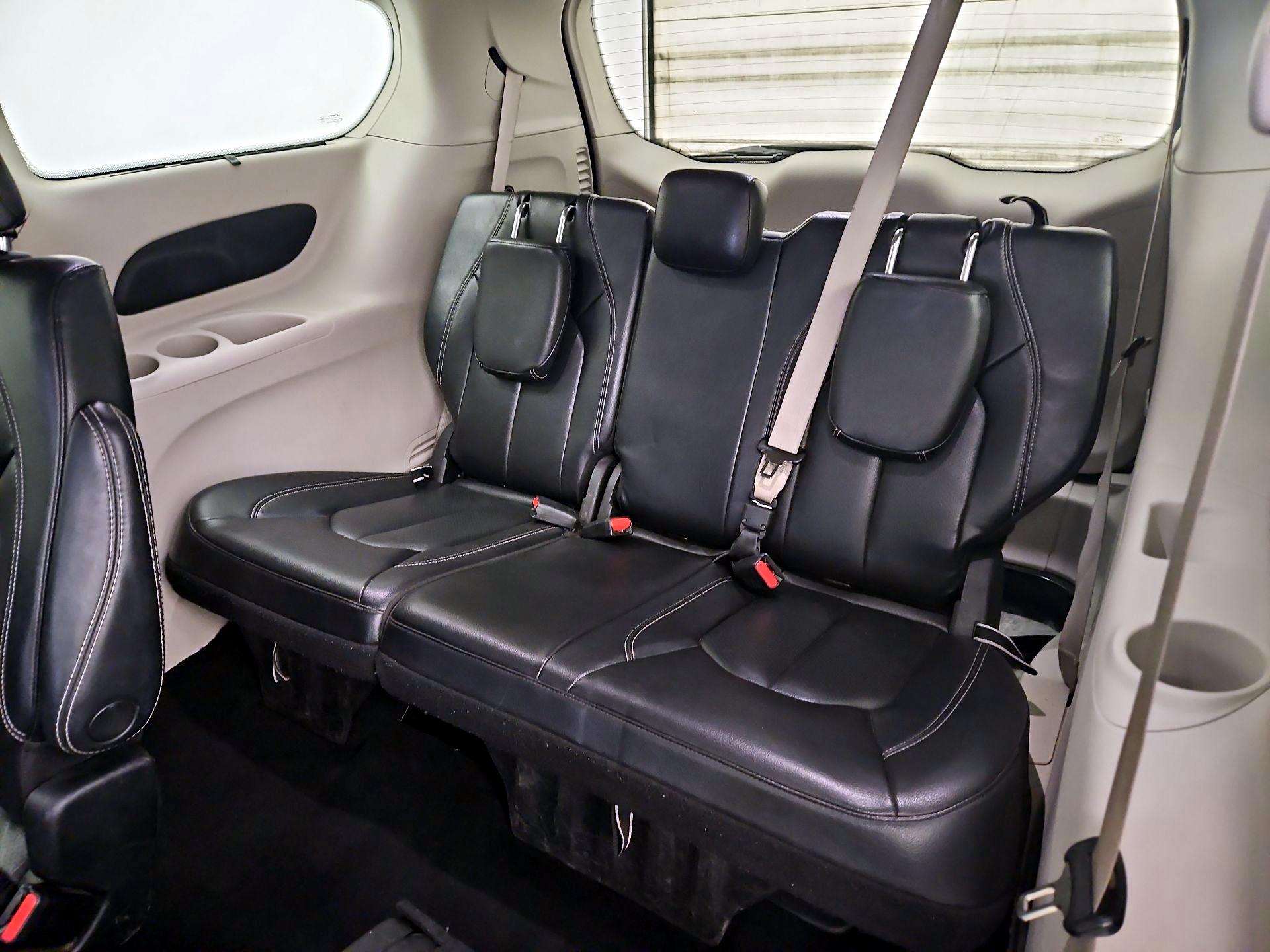 Thumbnail: 2022 Chrysler Pacifica - 20