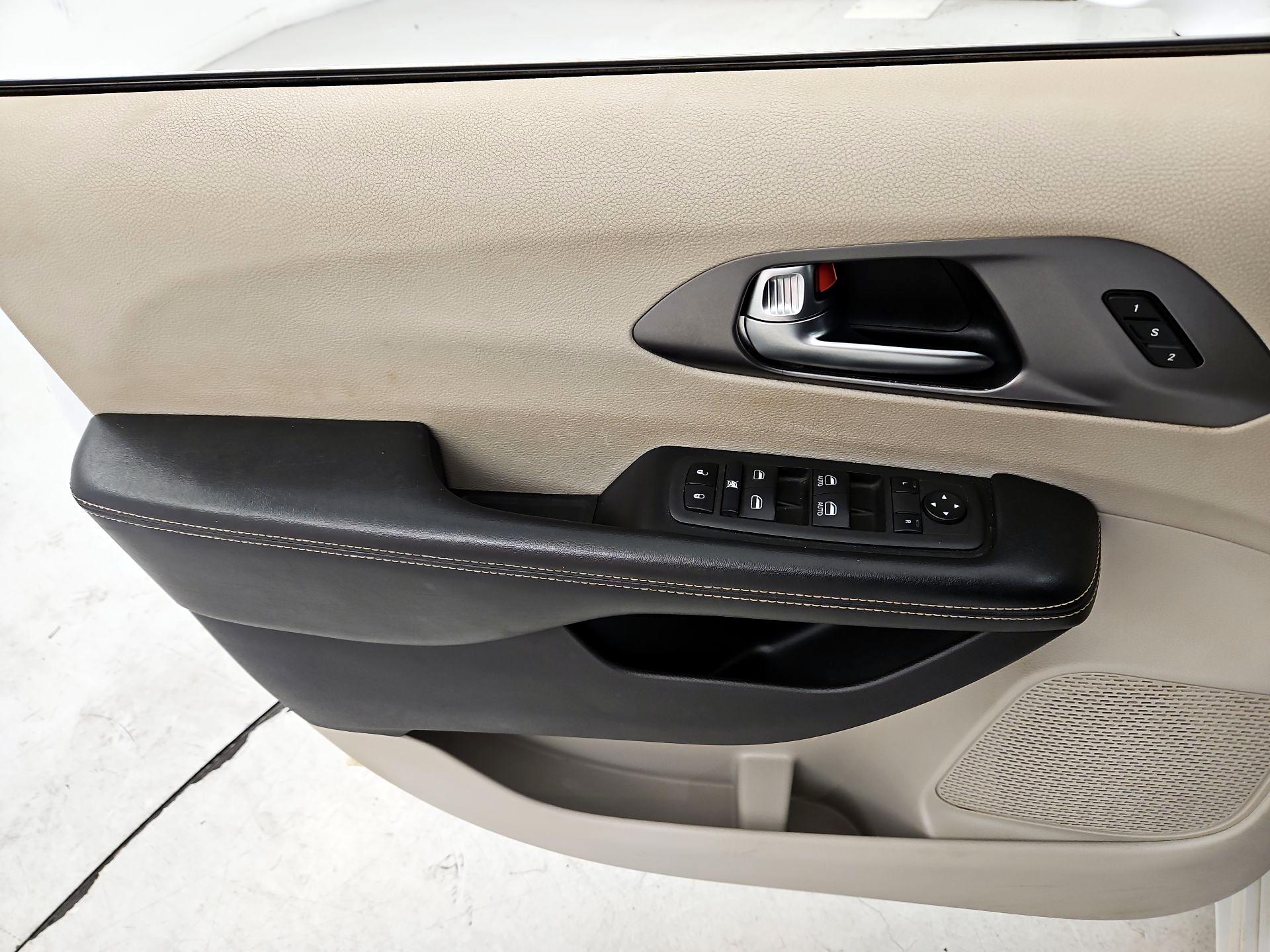 Thumbnail: 2022 Chrysler Pacifica - 12
