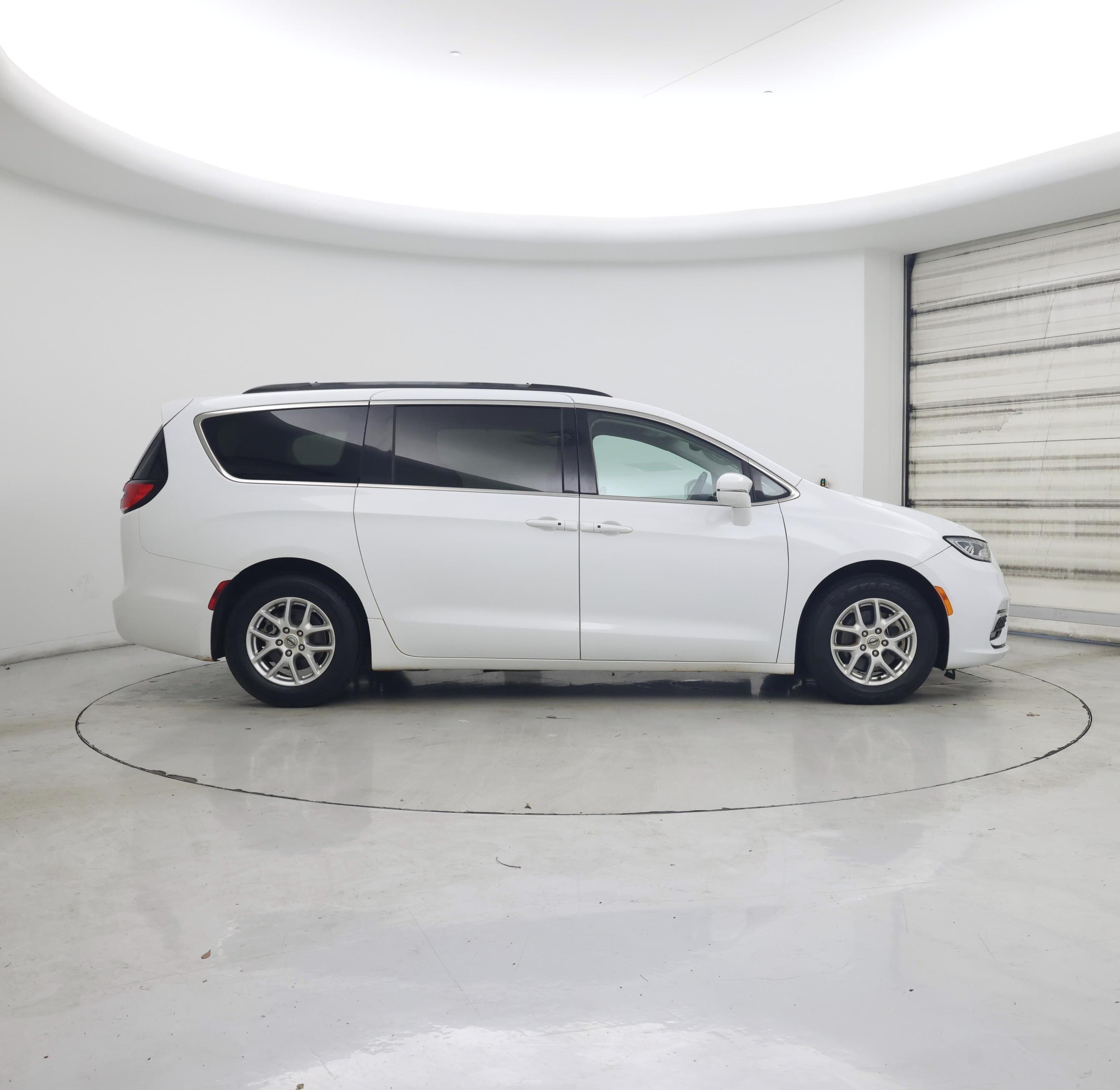 Thumbnail: 2022 Chrysler Pacifica - 7