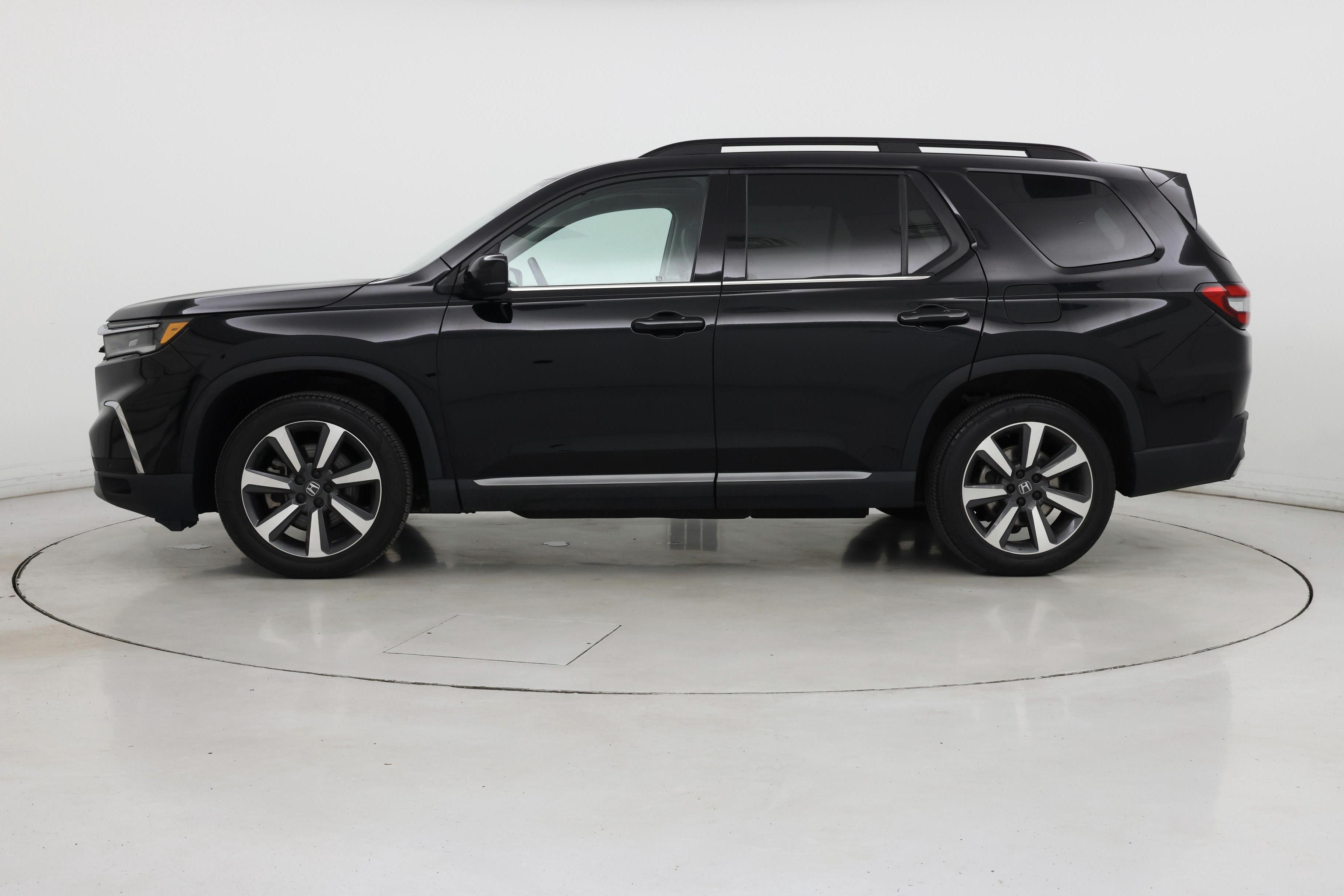 Thumbnail: 2023 Honda Pilot - 3