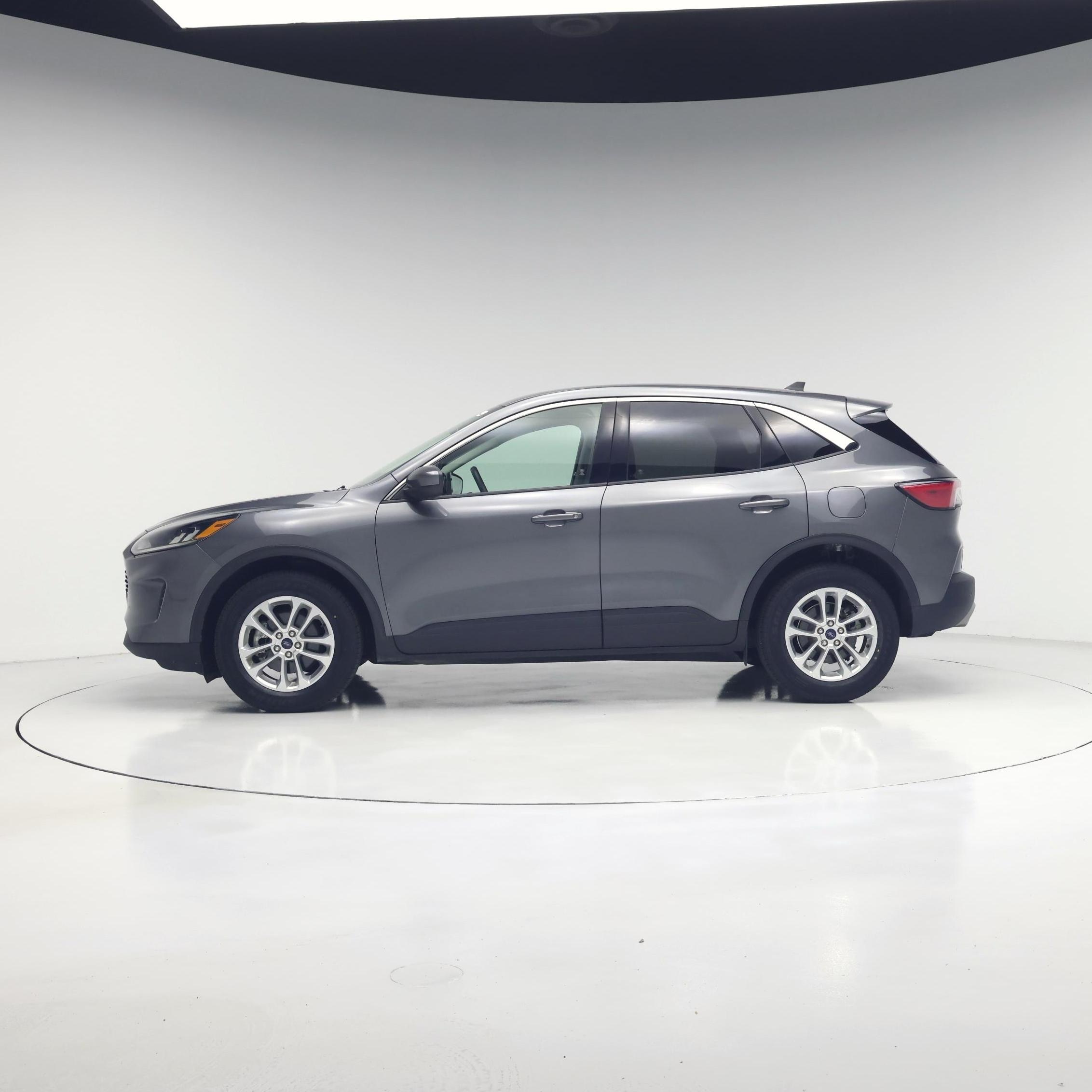 Thumbnail: 2021 Ford Escape - 3