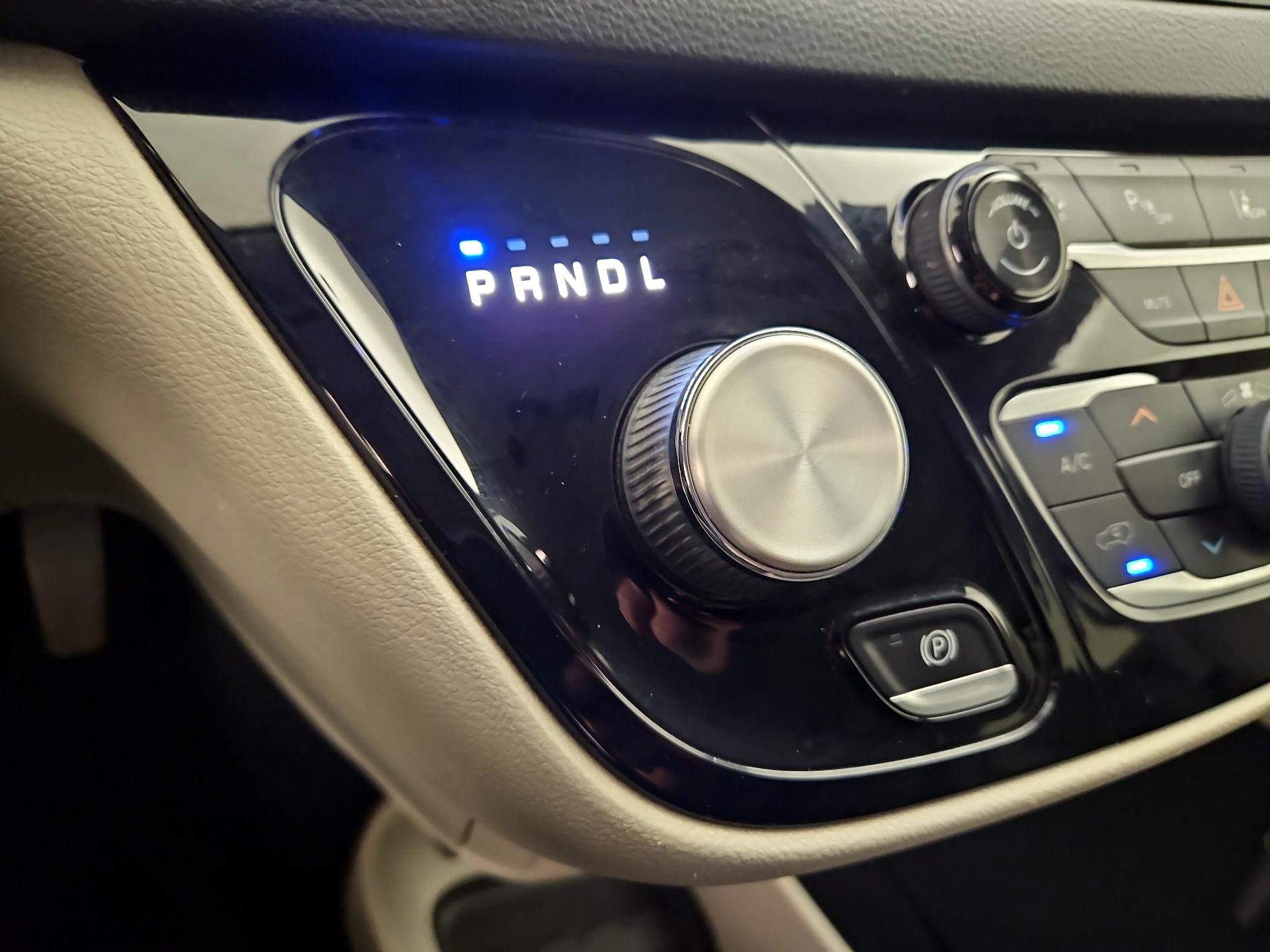 Thumbnail: 2022 Chrysler Pacifica - 17