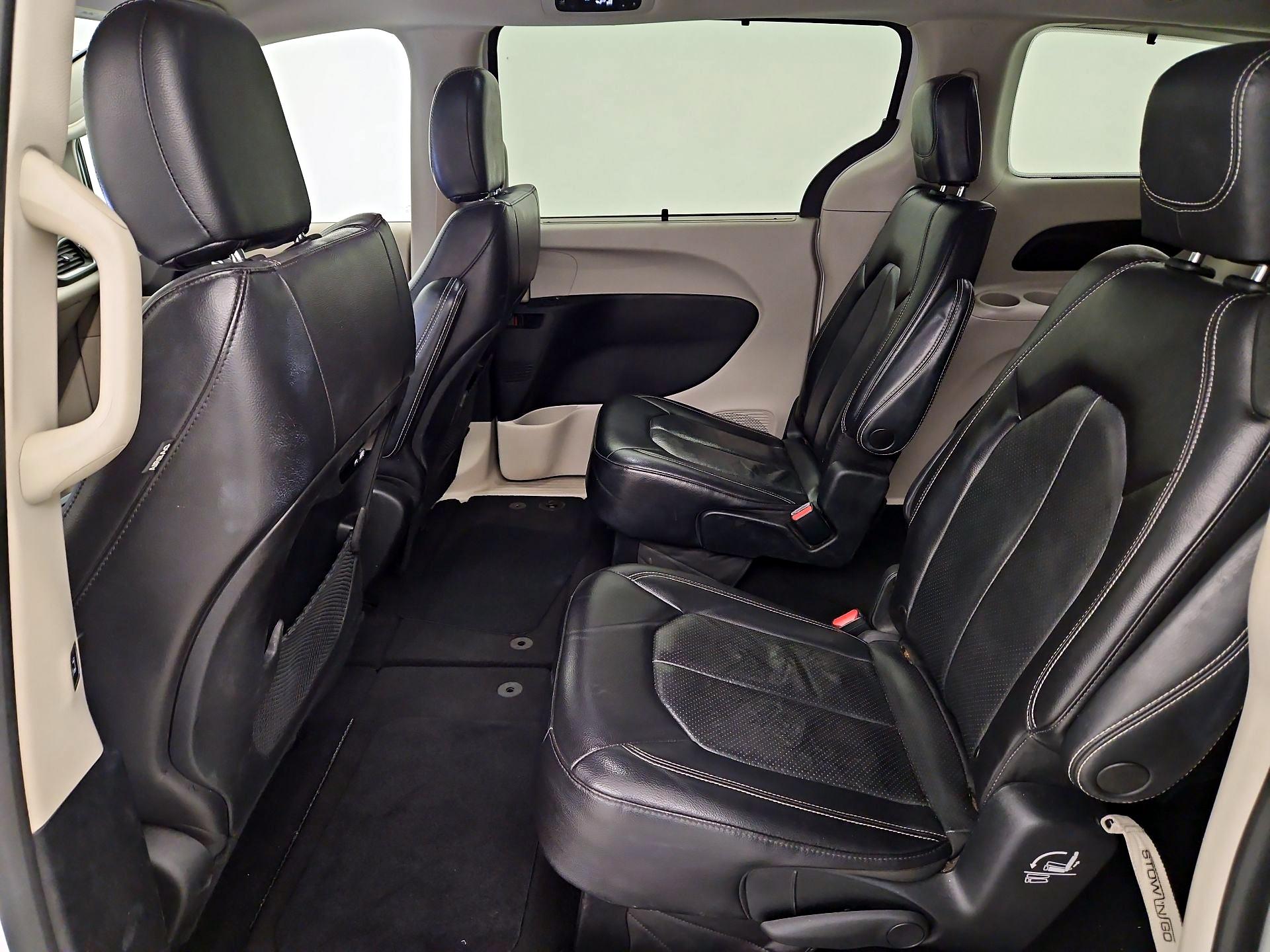 Thumbnail: 2022 Chrysler Pacifica - 19