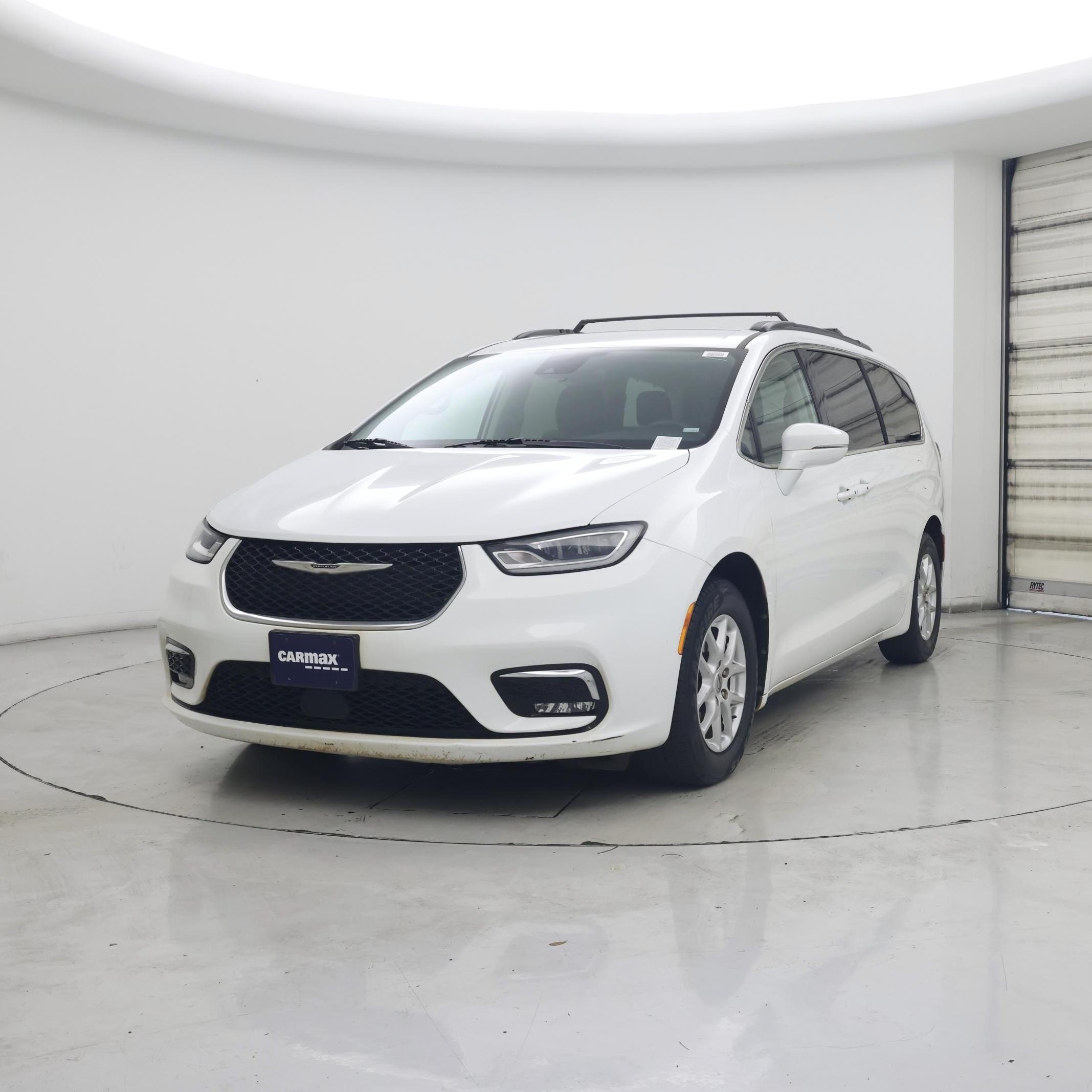 Thumbnail: 2022 Chrysler Pacifica - 4