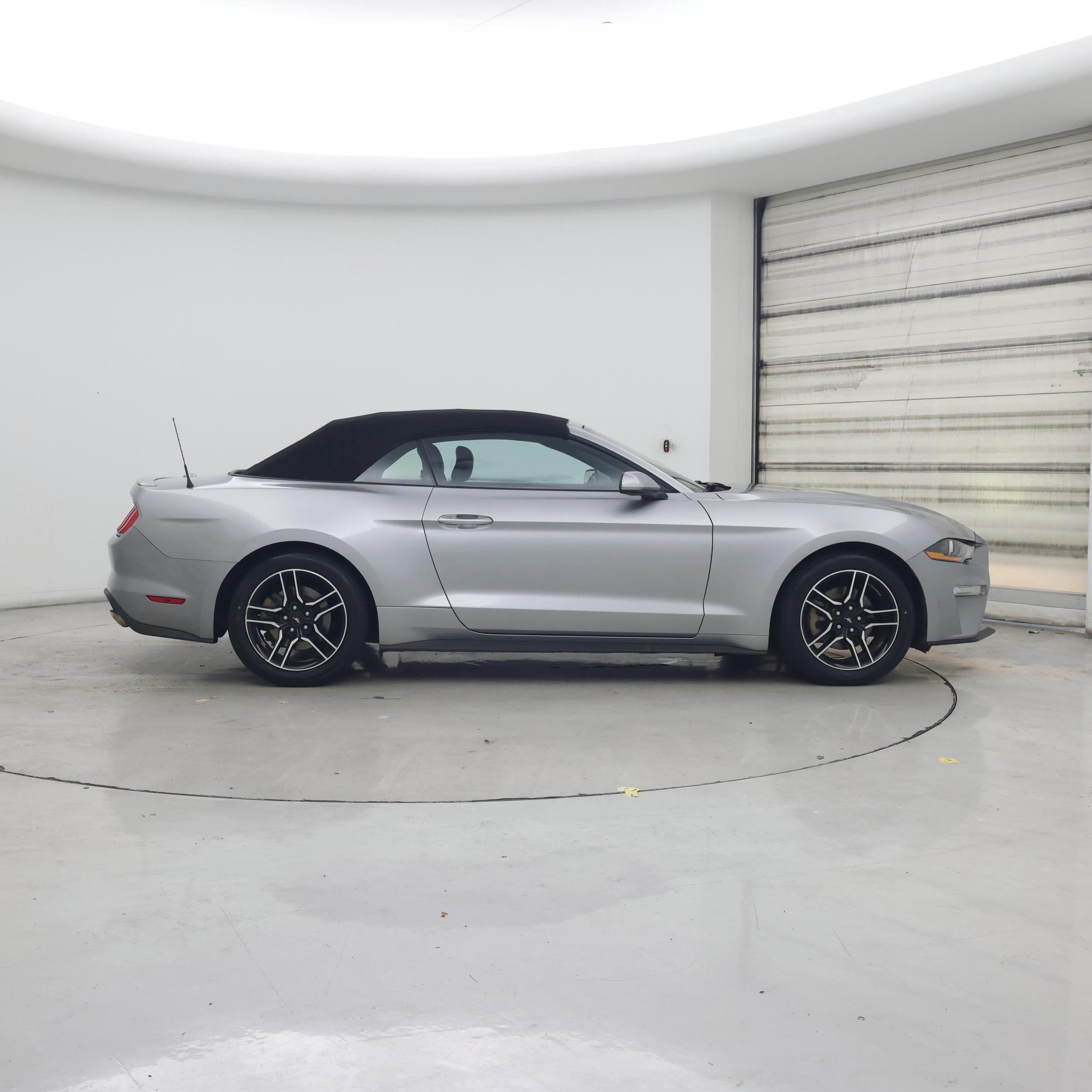 Thumbnail: 2022 Ford Mustang - 7