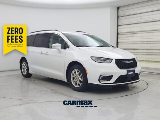White 2022 Chrysler Pacifica Touring L FWD Minivan Front-Wheel Drive Automatic