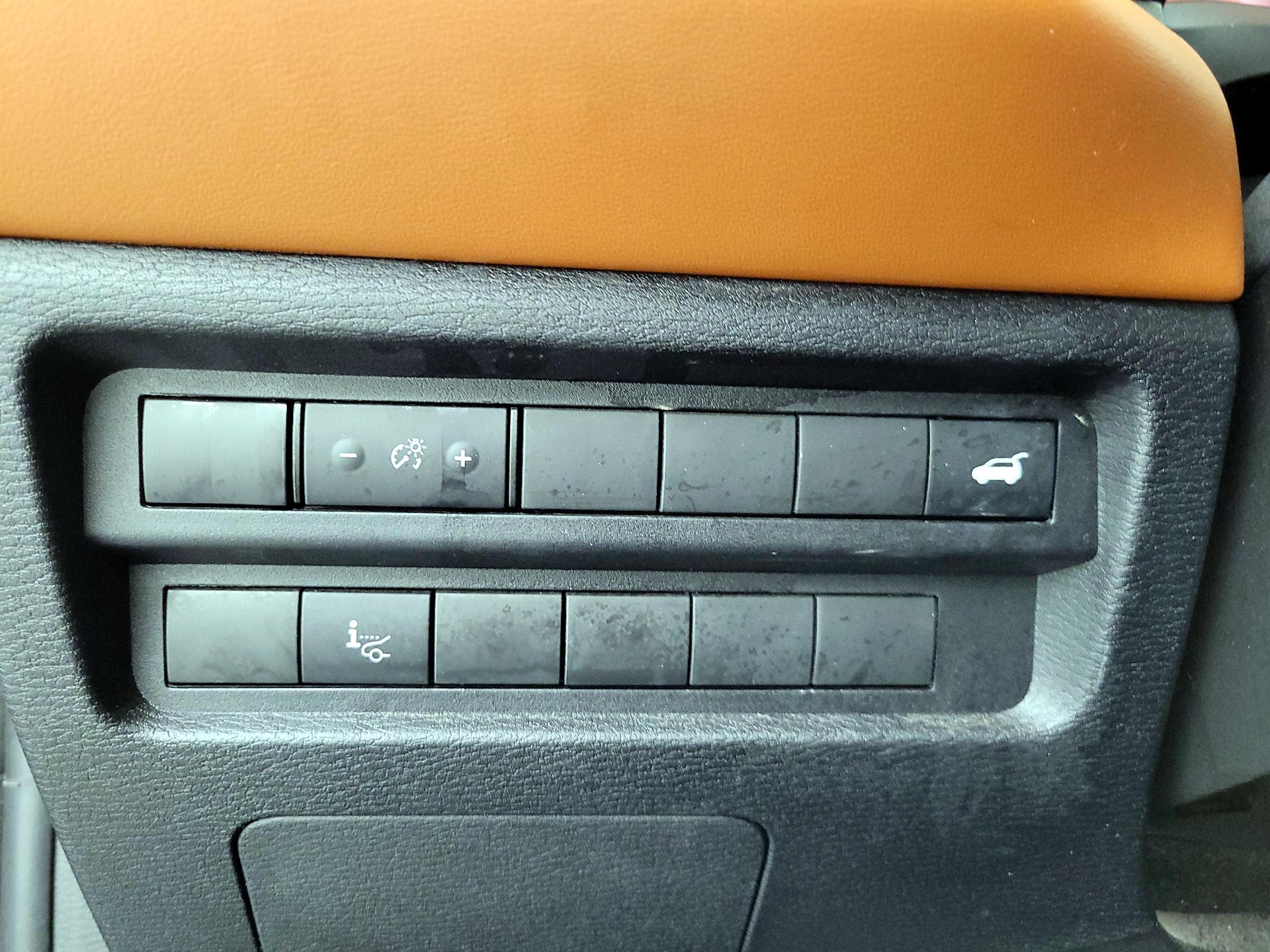 Thumbnail: 2024 Mitsubishi Outlander - 13