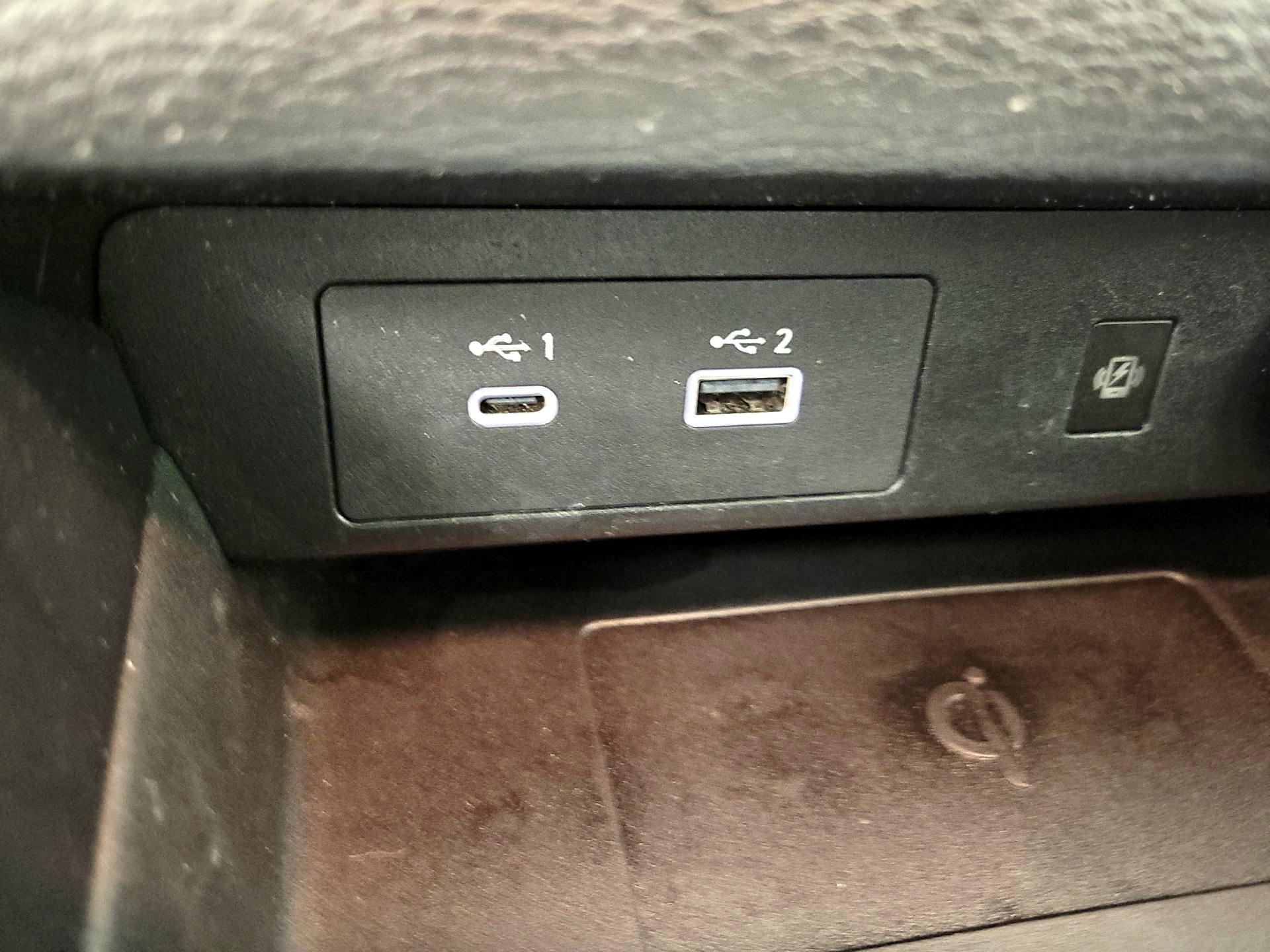 Thumbnail: 2024 Mitsubishi Outlander - 19