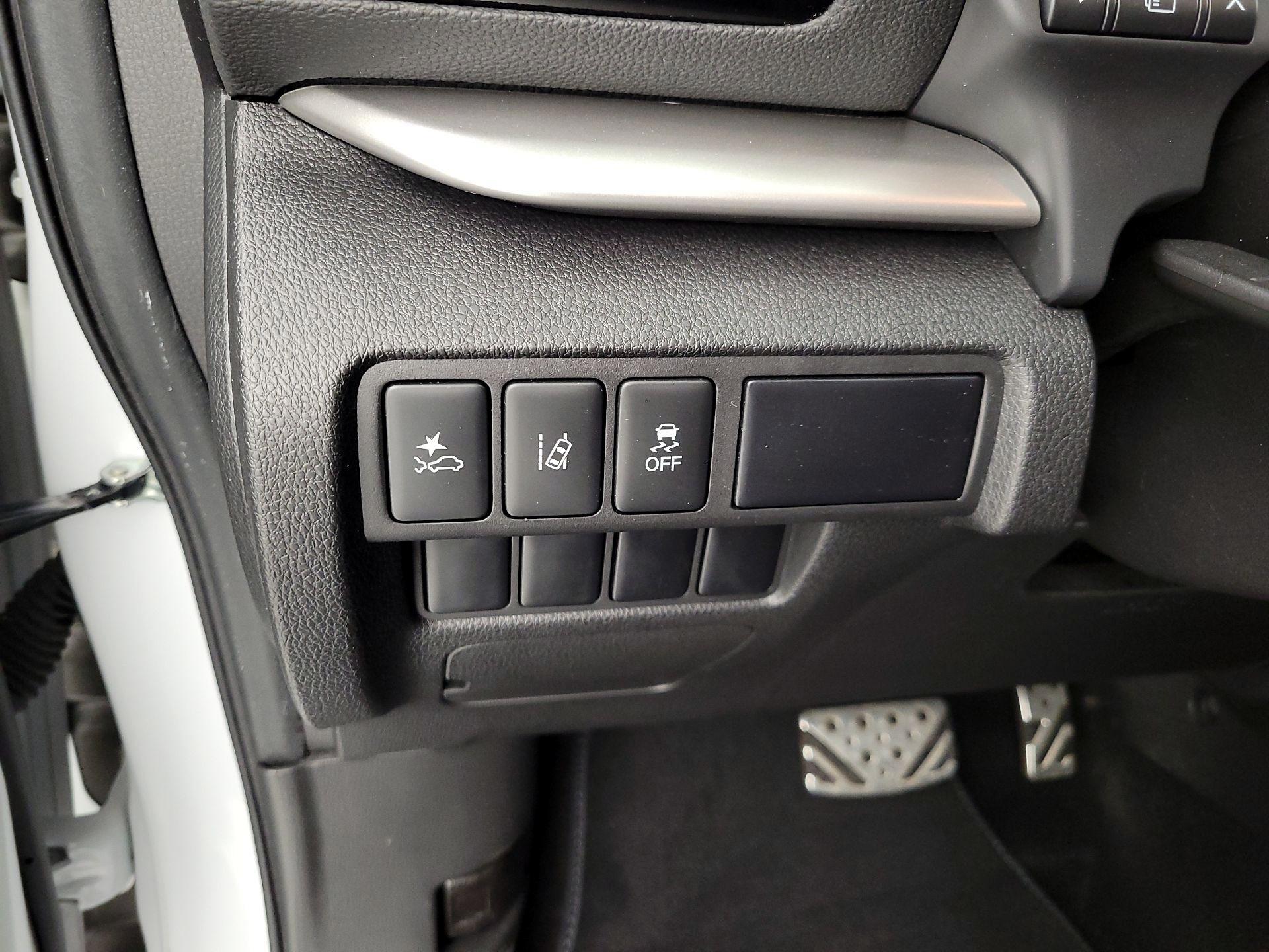 Thumbnail: 2022 Mitsubishi Eclipse Cross - 13