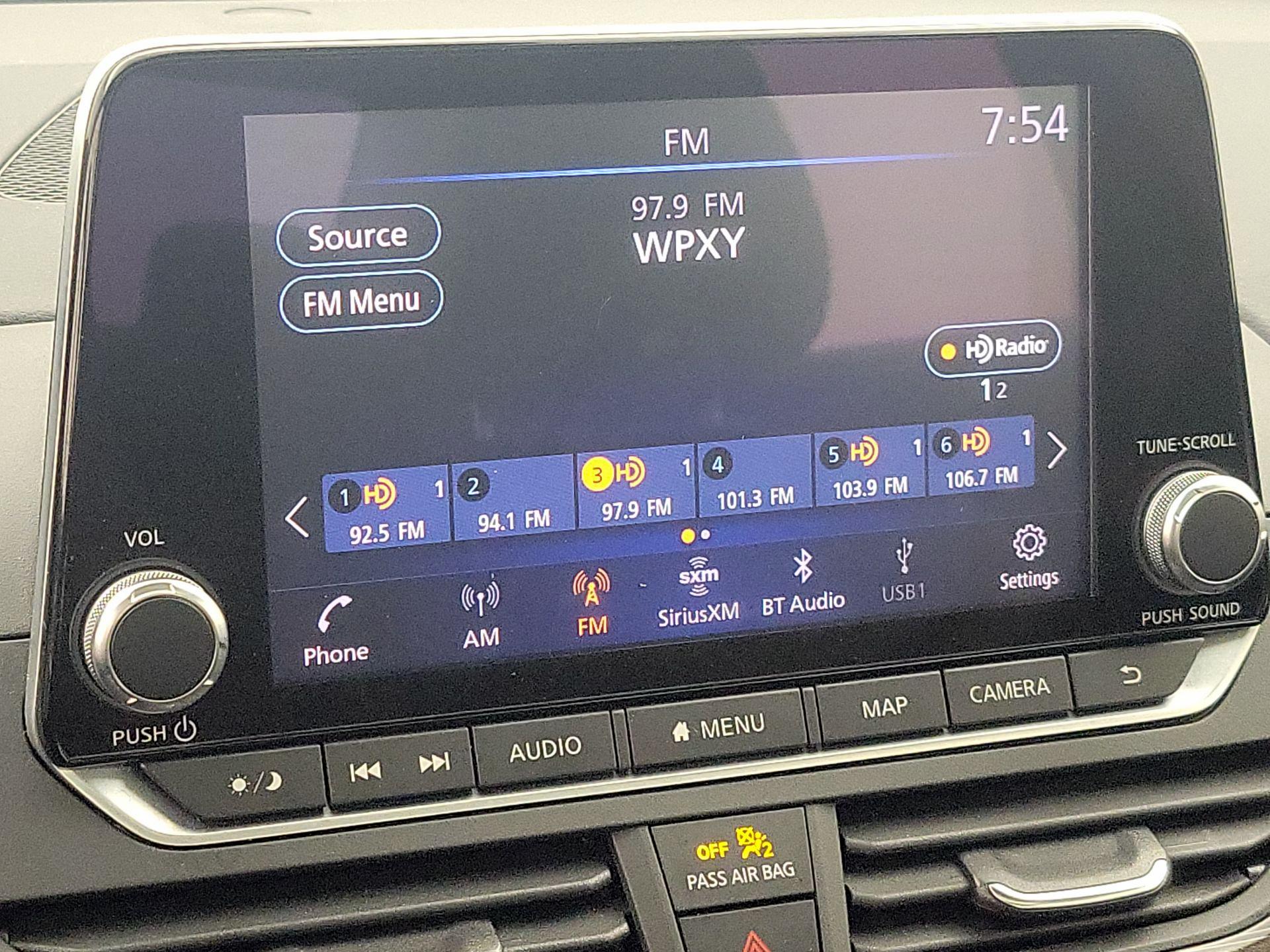 Thumbnail: 2020 Nissan Altima - 16