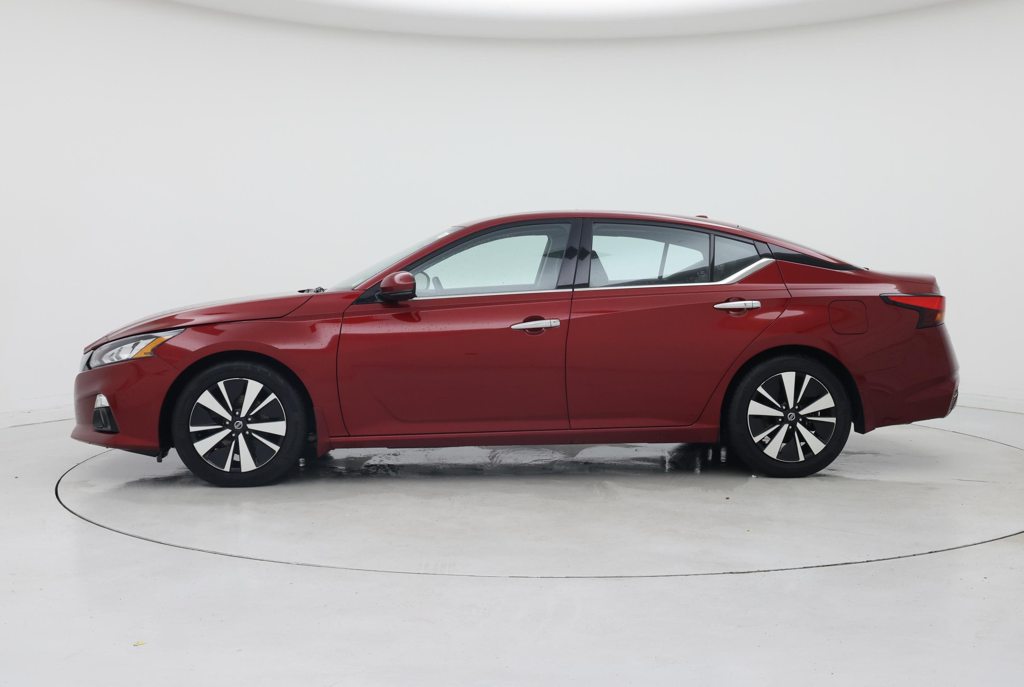 Thumbnail: 2020 Nissan Altima - 3