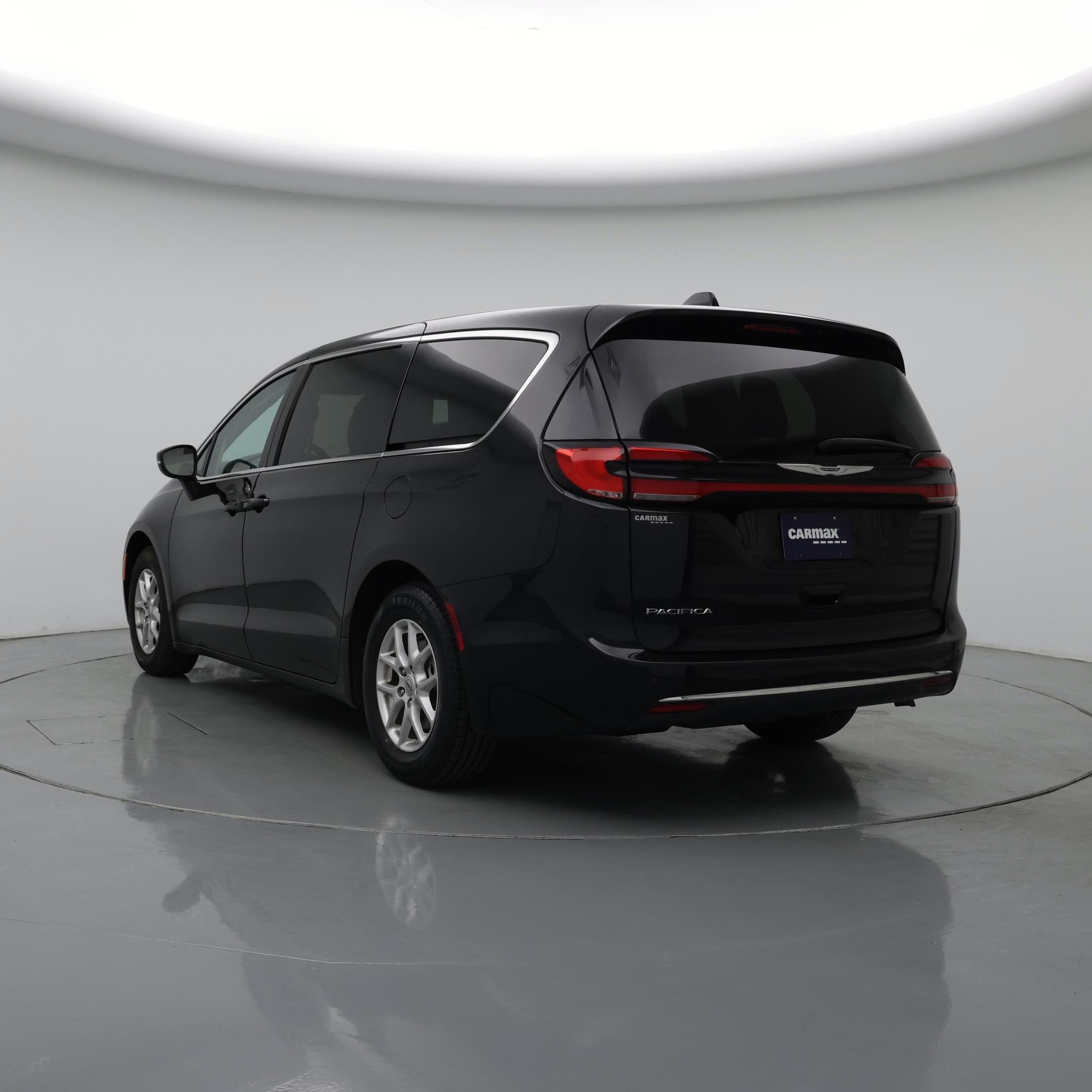 Thumbnail: 2023 Chrysler Pacifica - 2