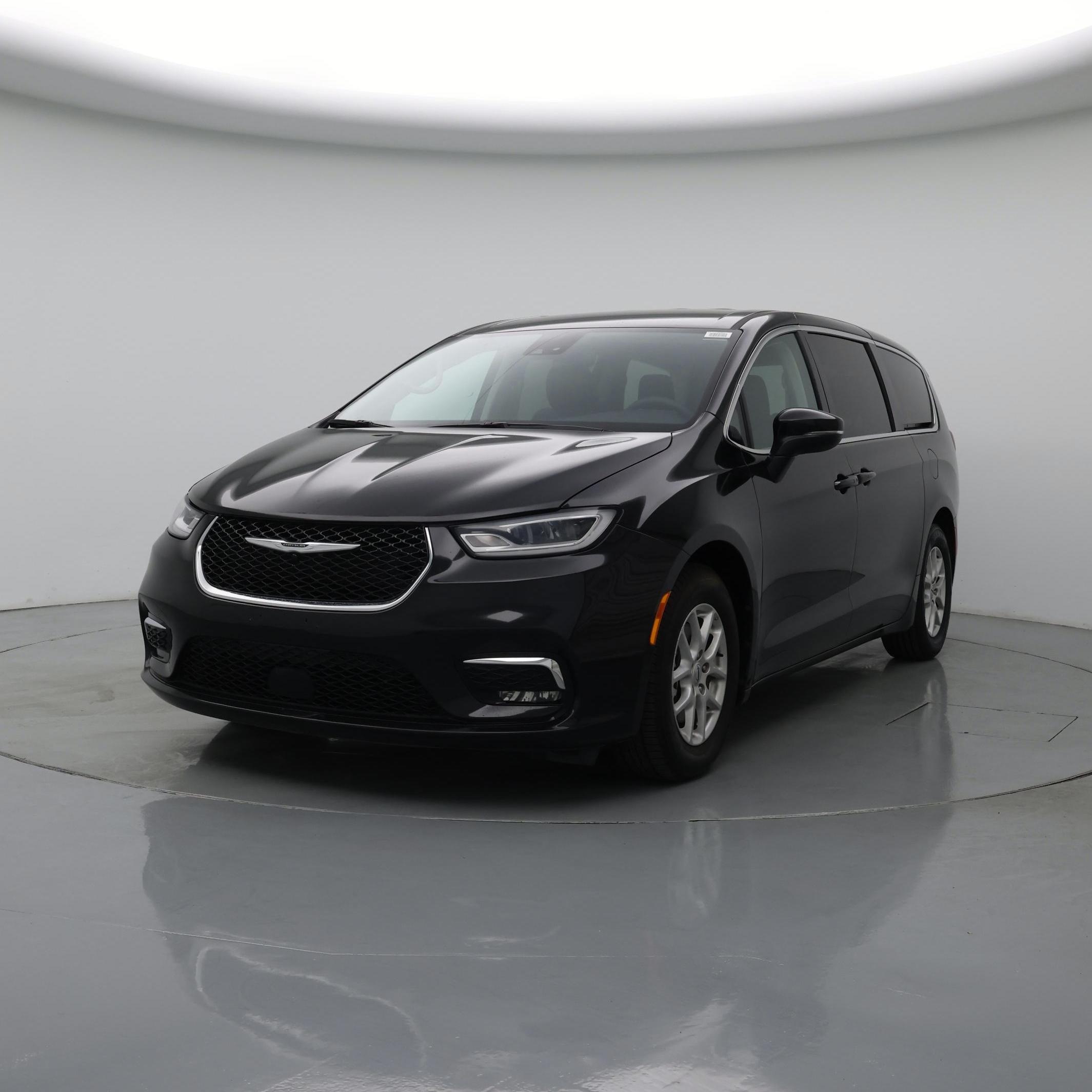 Thumbnail: 2023 Chrysler Pacifica - 4