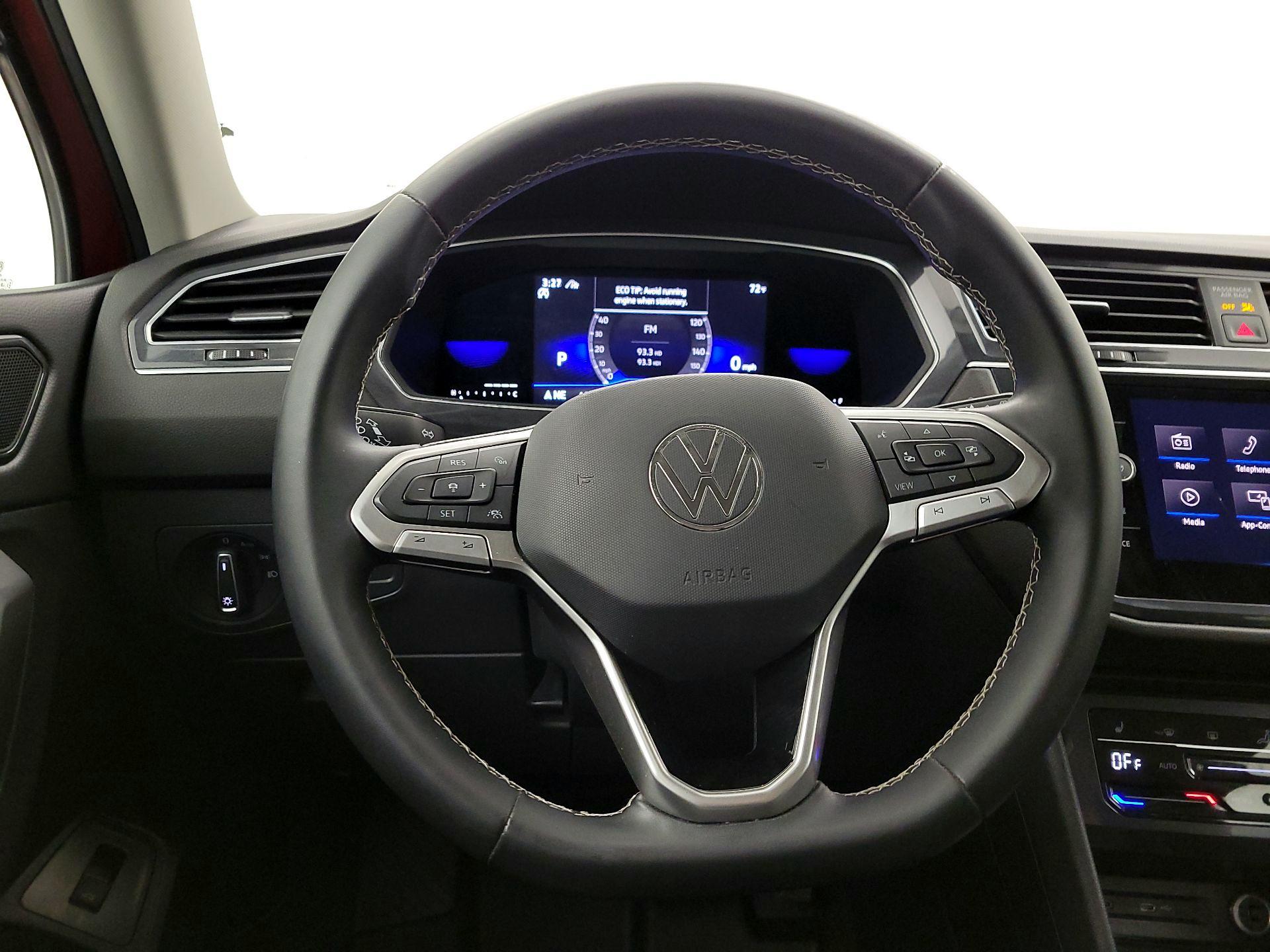 Thumbnail: 2022 Volkswagen Tiguan - 10