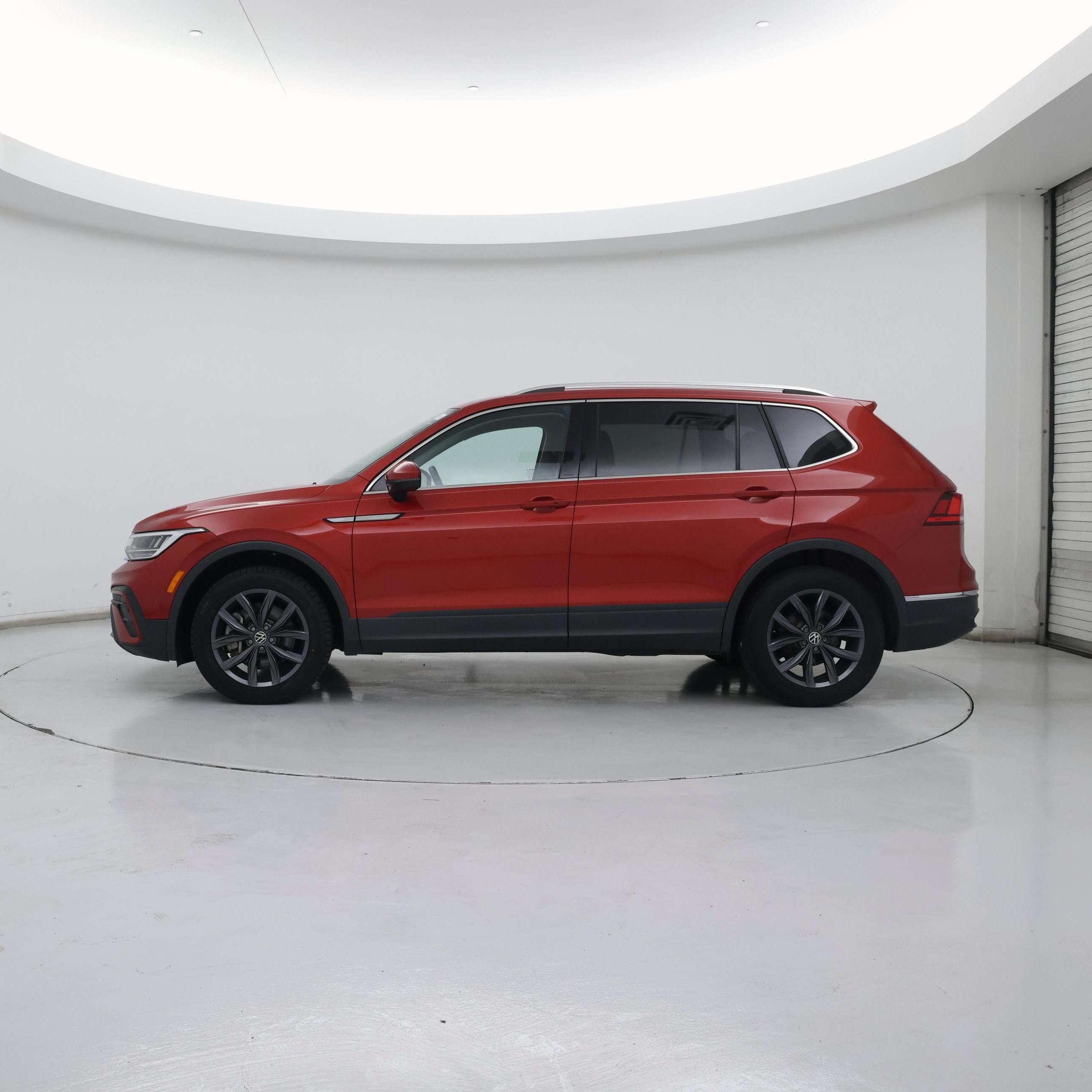 Thumbnail: 2022 Volkswagen Tiguan - 3