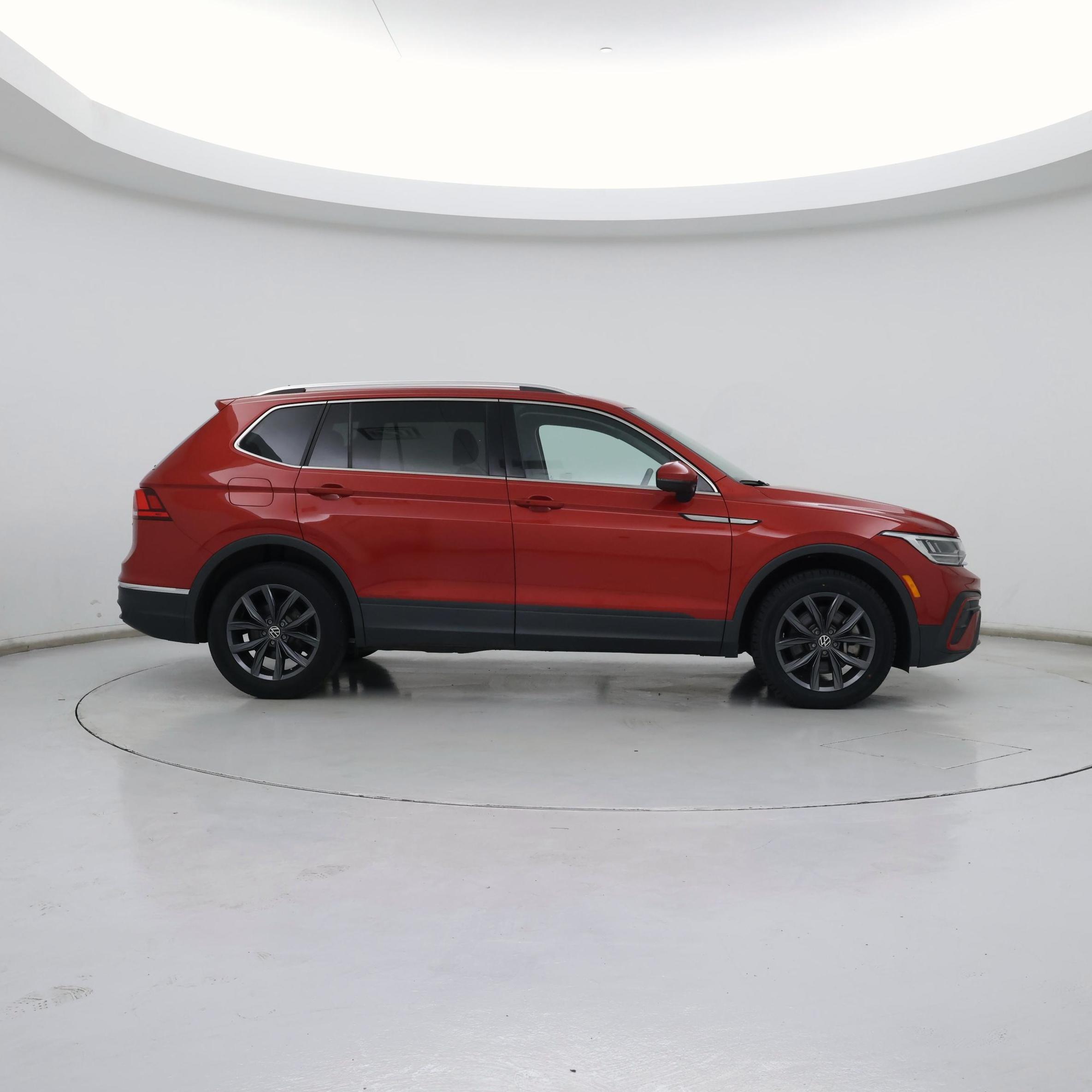 Thumbnail: 2022 Volkswagen Tiguan - 7