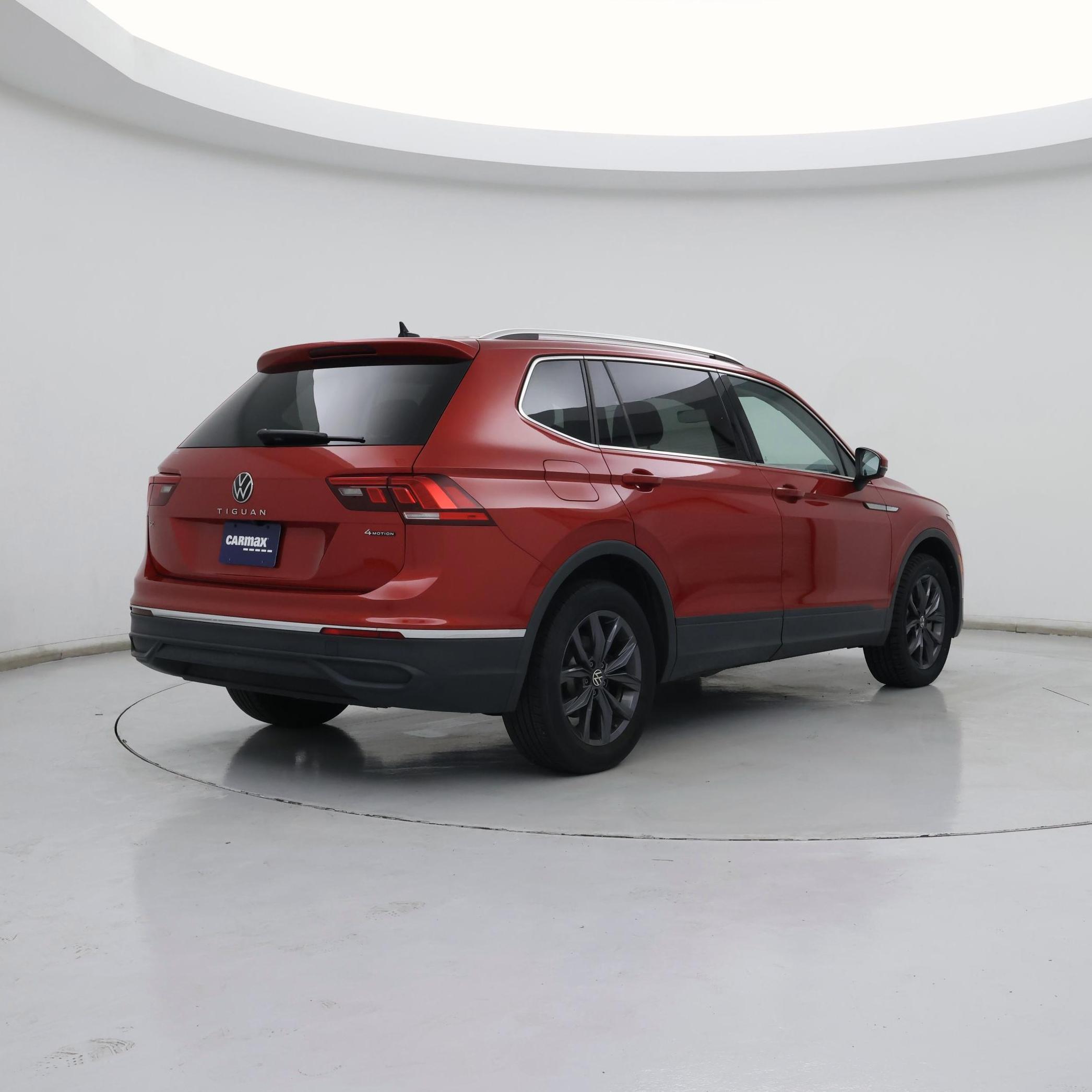Thumbnail: 2022 Volkswagen Tiguan - 8