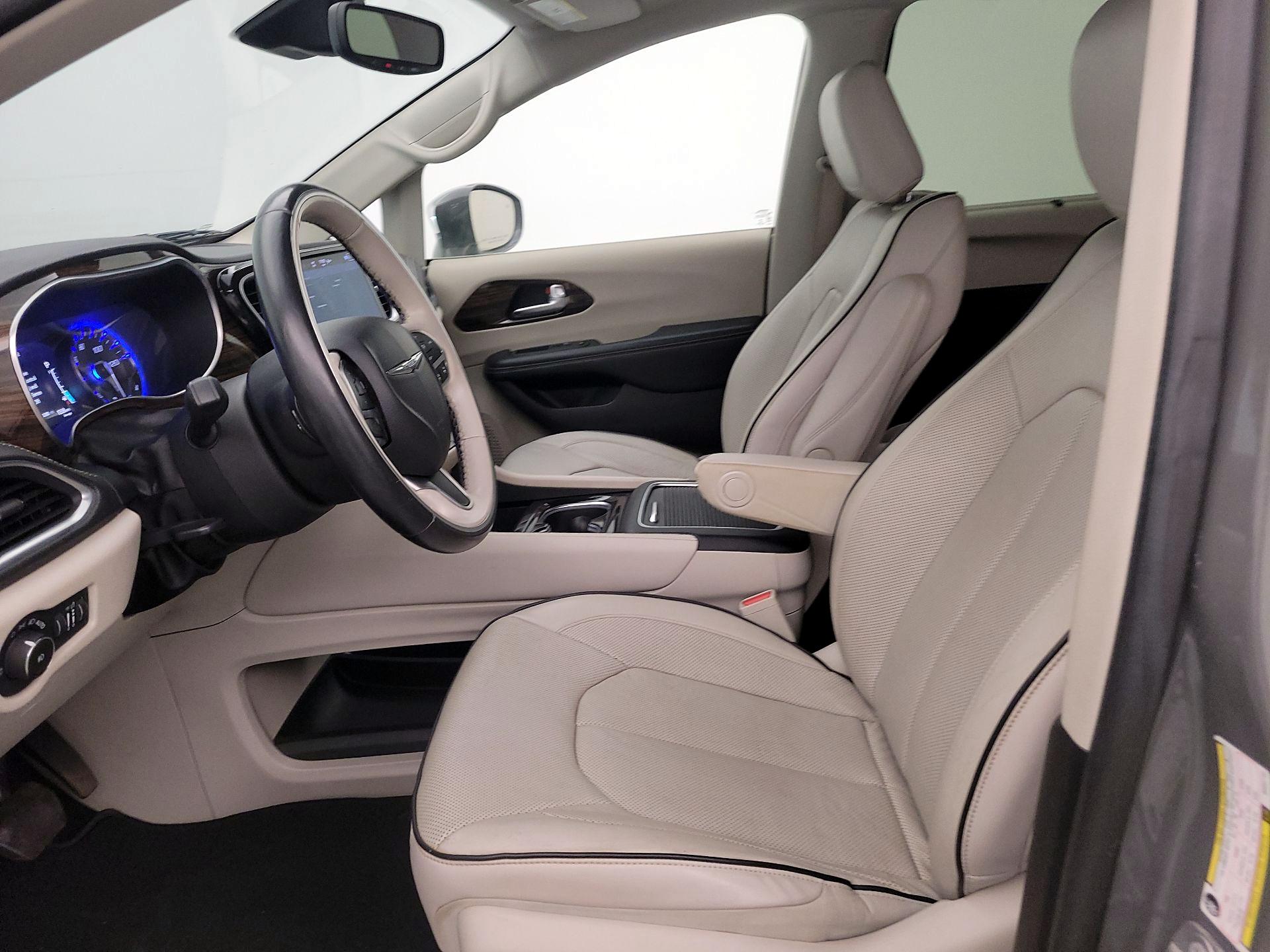 Thumbnail: 2021 Chrysler Pacifica - 11