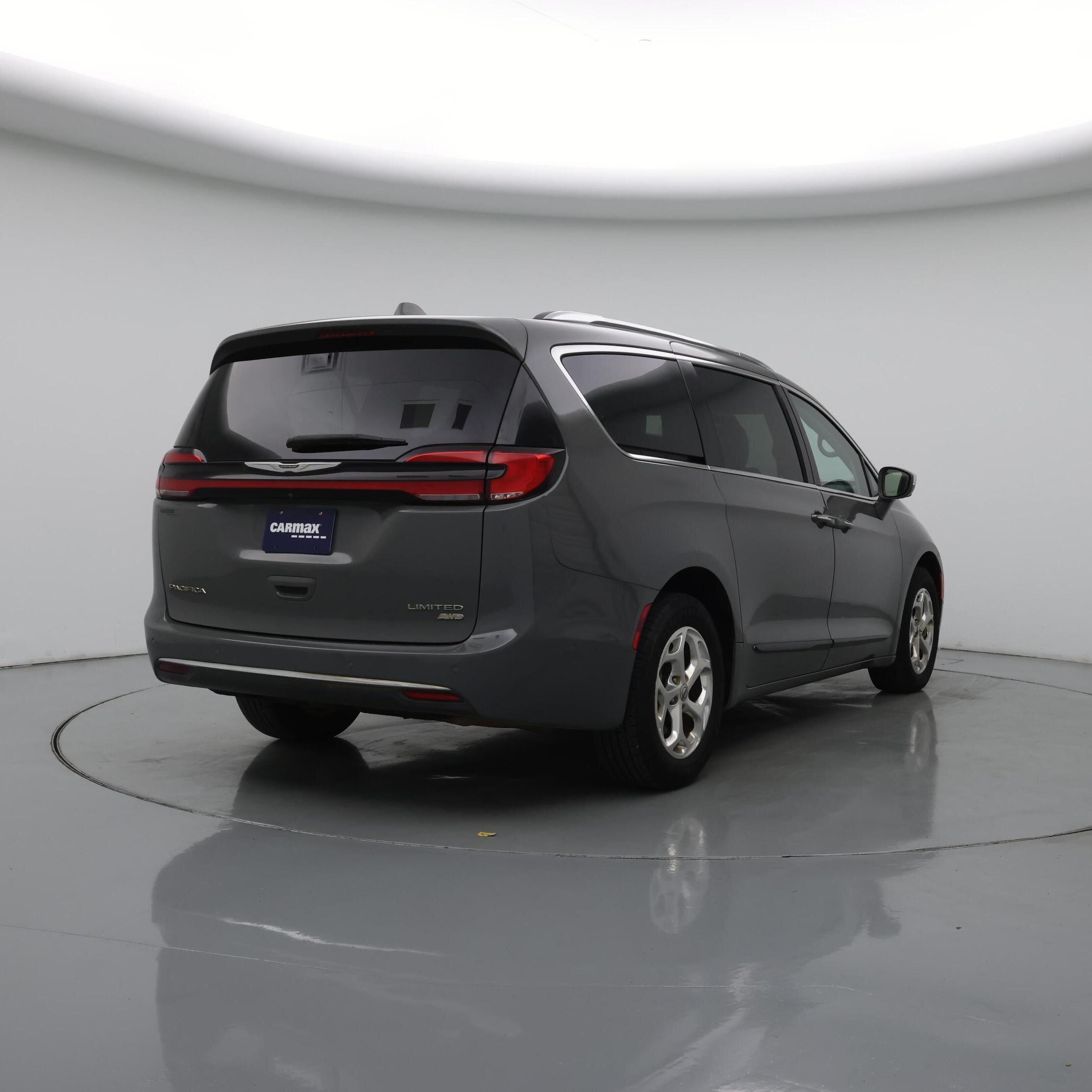 Thumbnail: 2021 Chrysler Pacifica - 8
