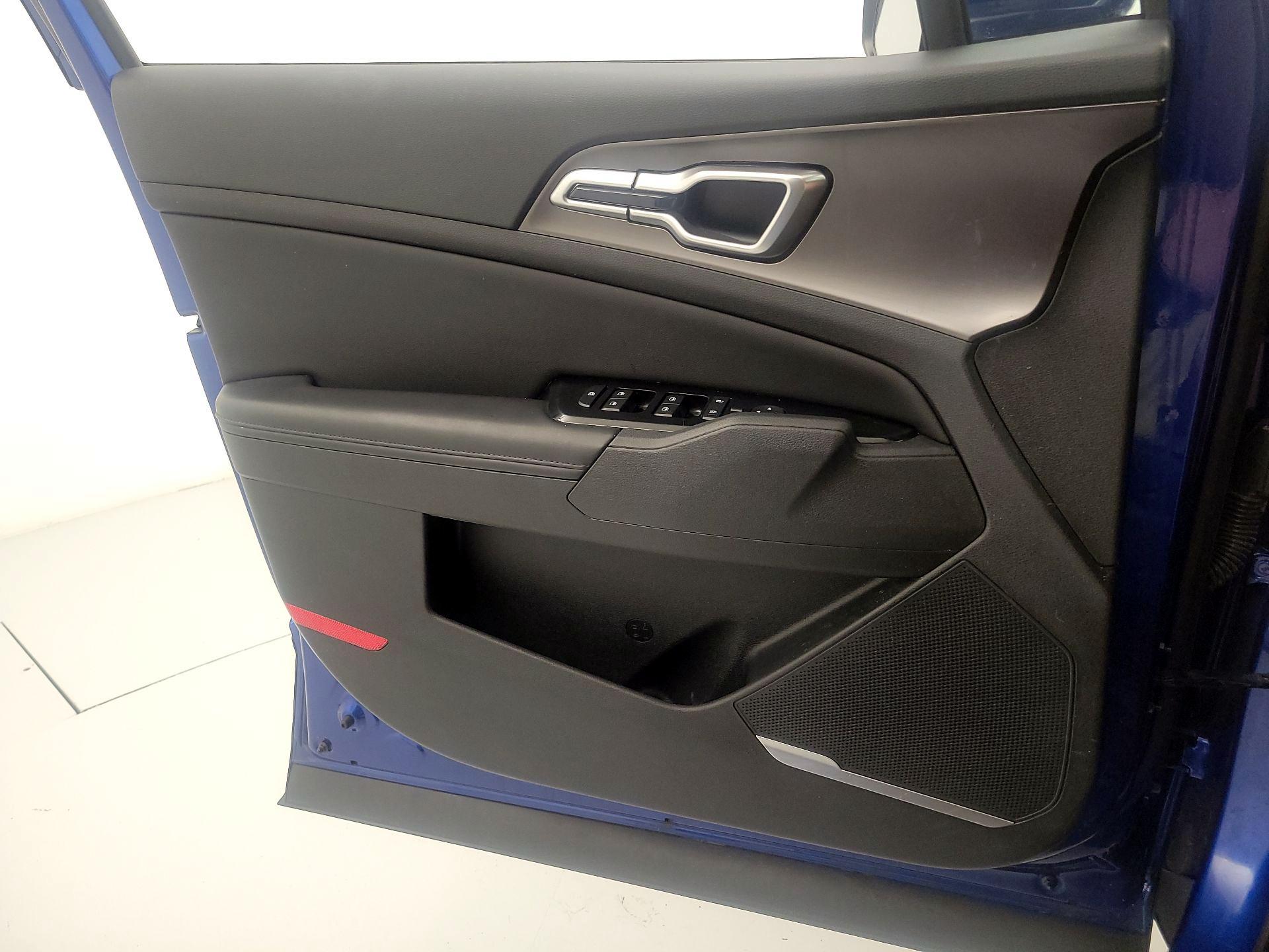 Thumbnail: 2023 Kia Sportage - 12