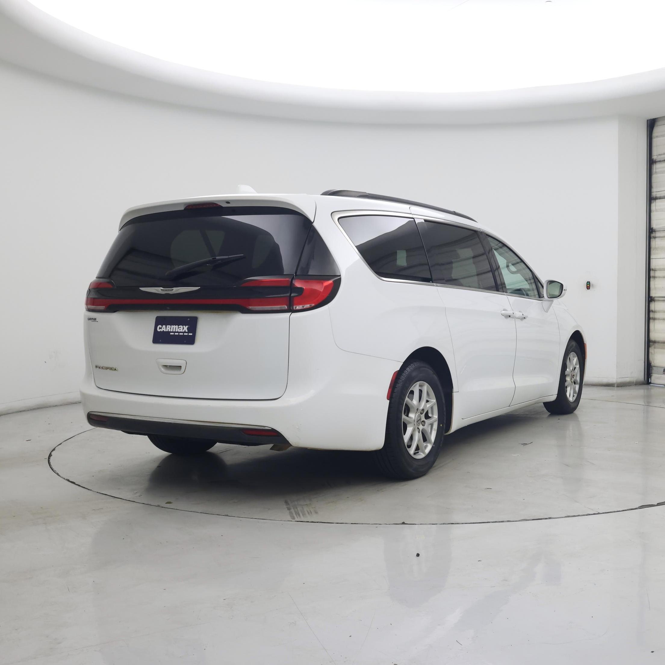 Thumbnail: 2022 Chrysler Pacifica - 8