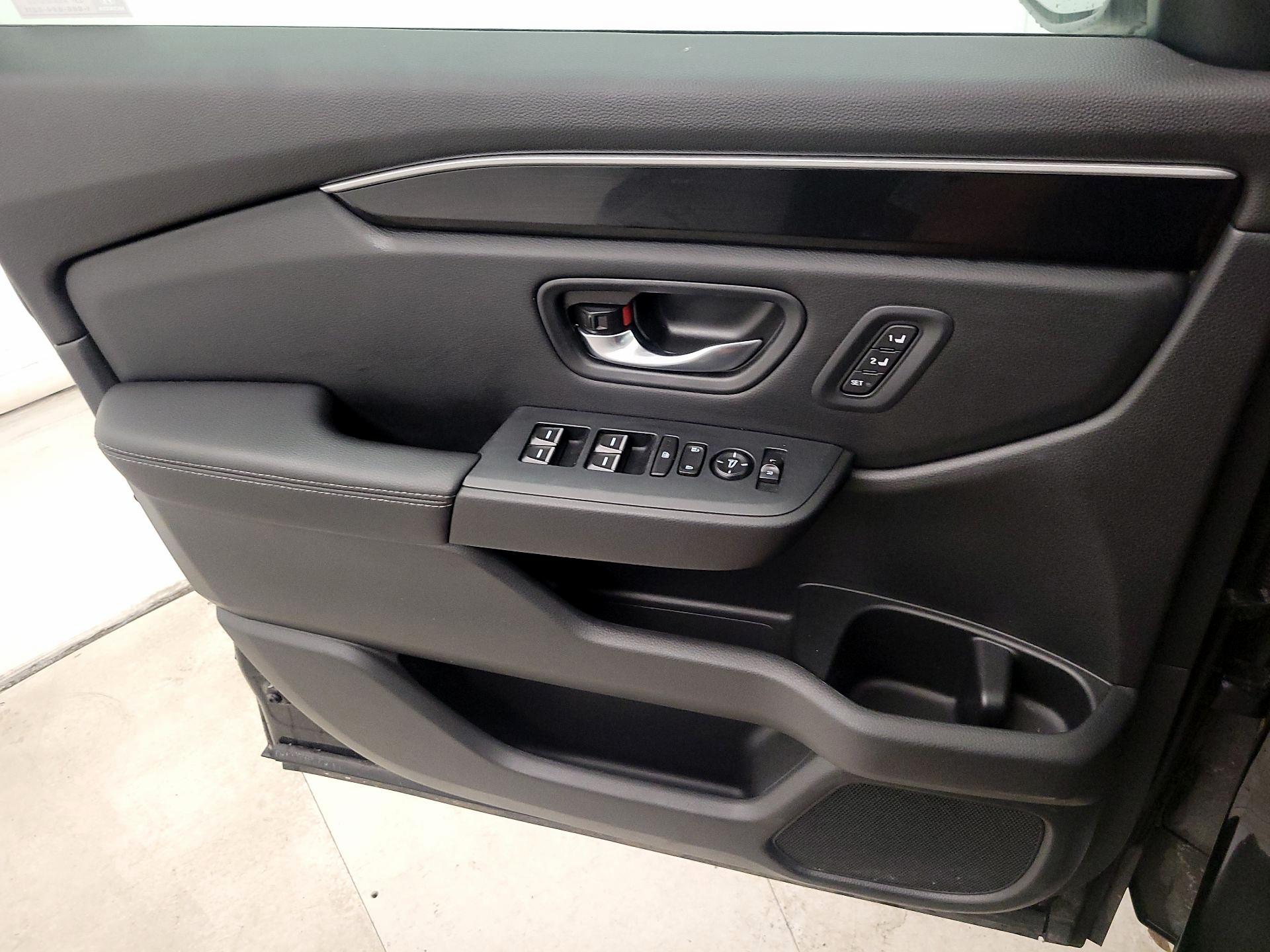 Thumbnail: 2023 Honda Pilot - 12