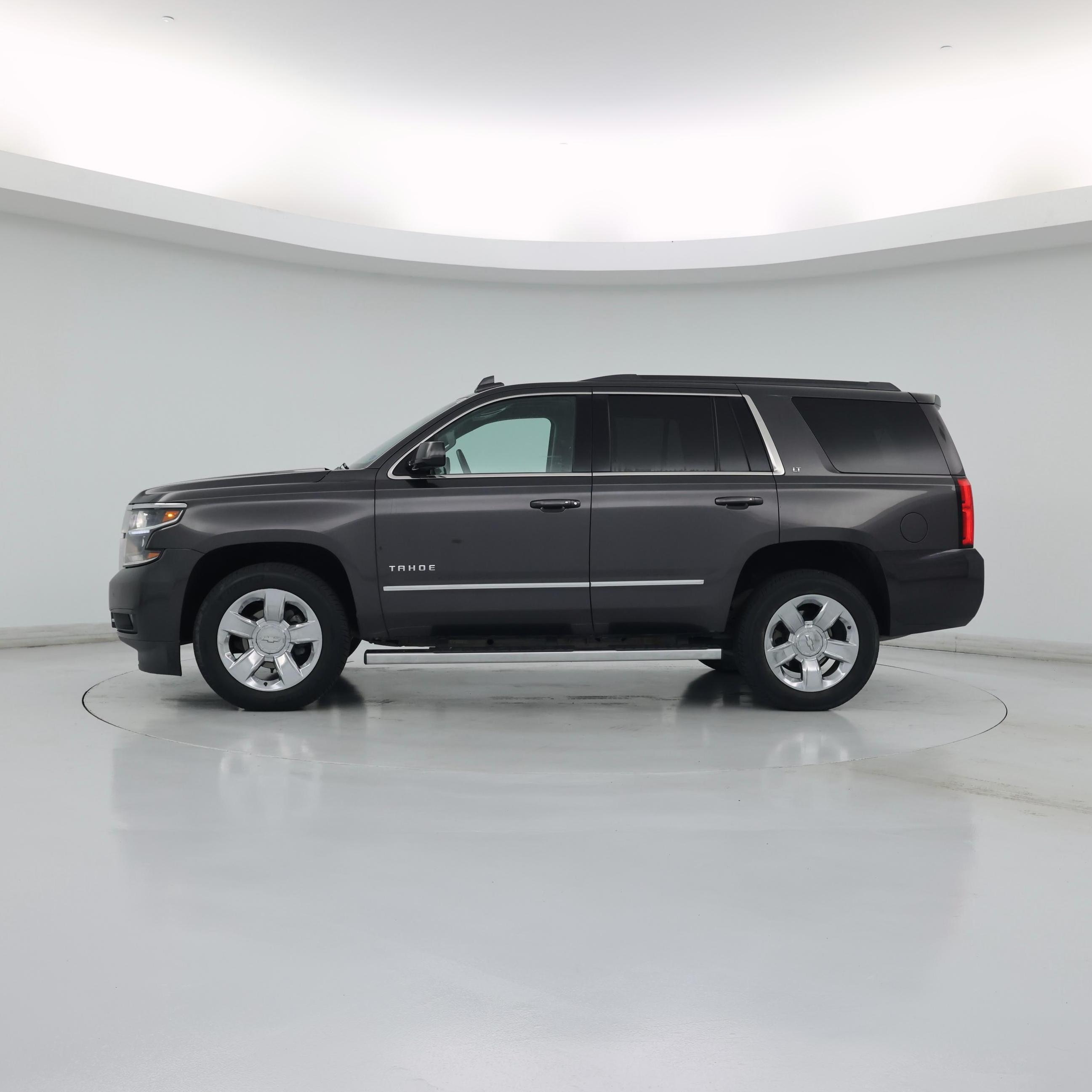Thumbnail: 2017 Chevrolet Tahoe - 3