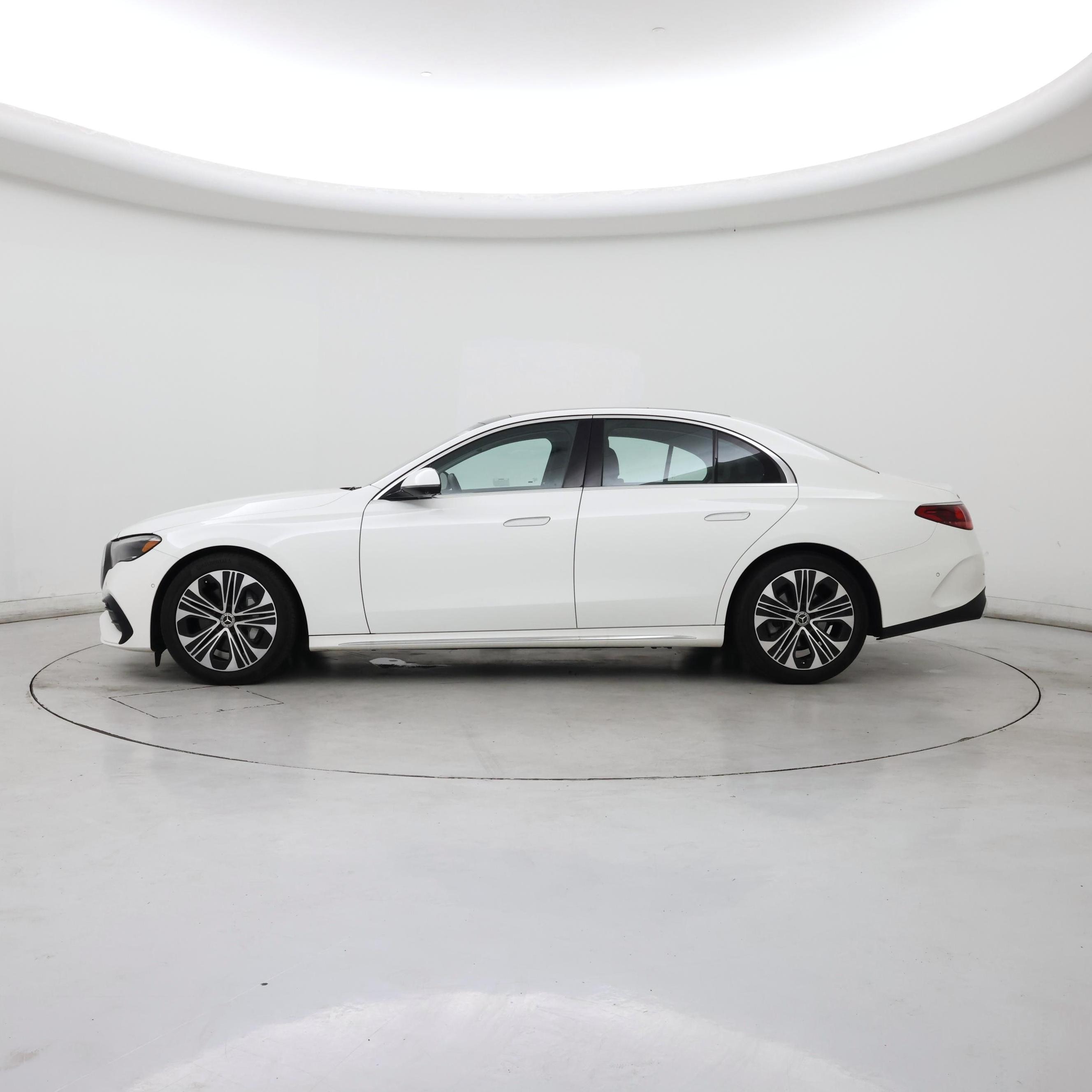 Thumbnail: 2024 Mercedes-Benz E-Class - 3