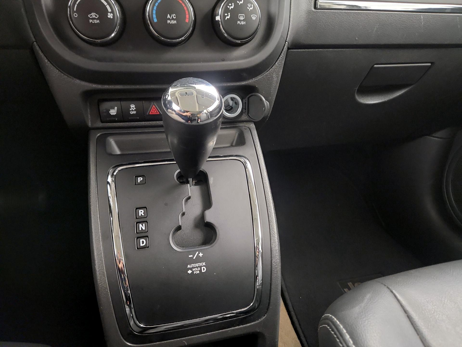 Thumbnail: 2017 Jeep Patriot - 15