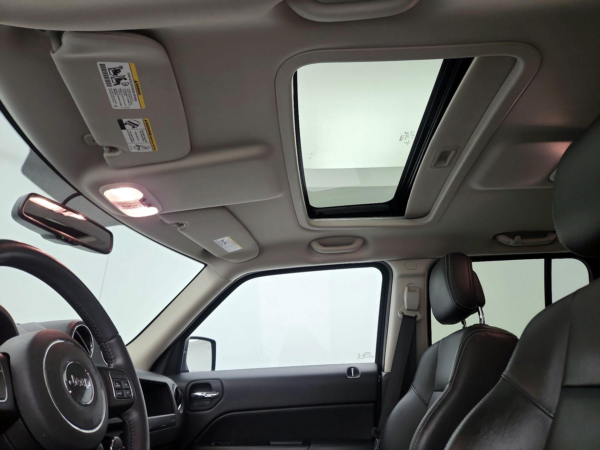 Thumbnail: 2017 Jeep Patriot - 16