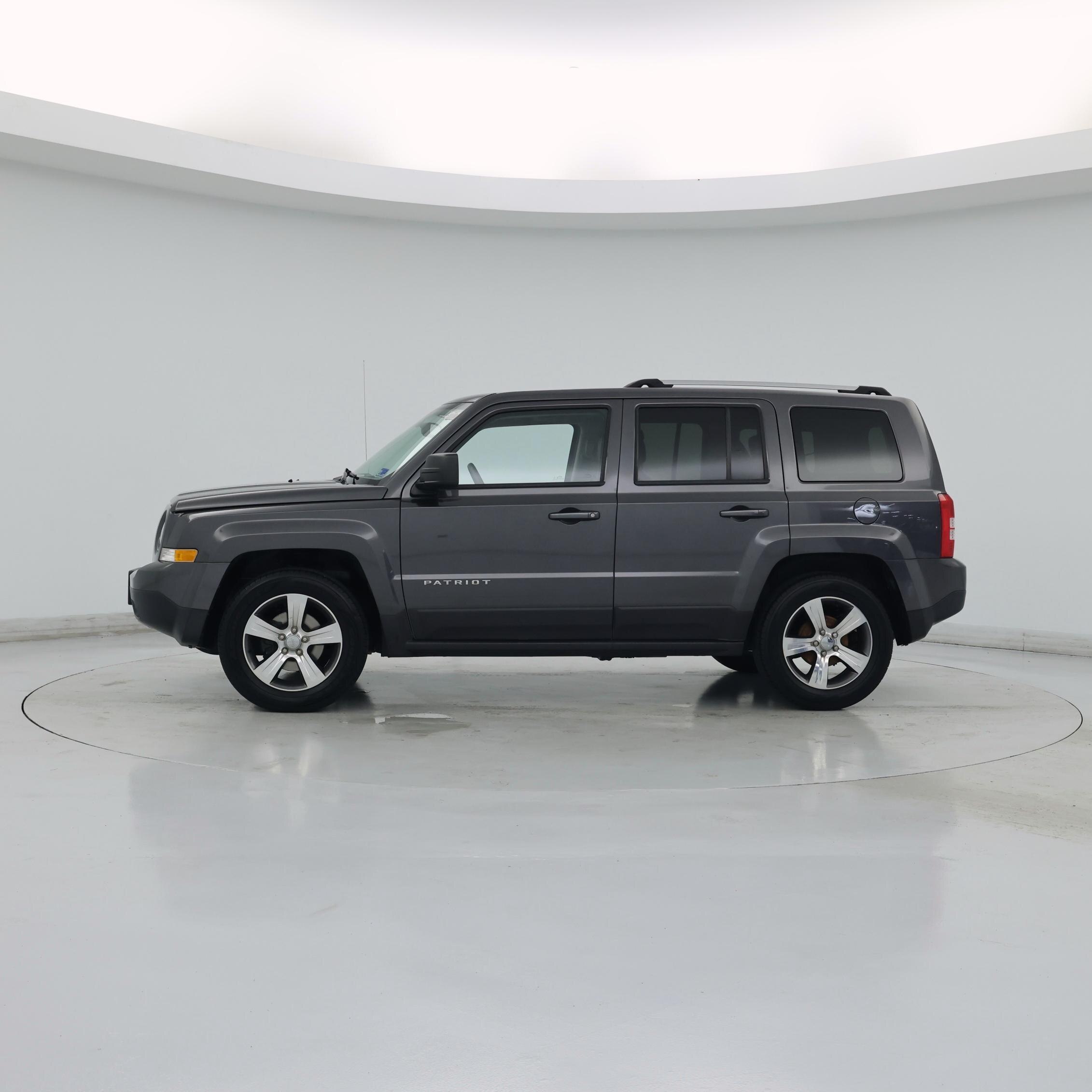 Thumbnail: 2017 Jeep Patriot - 3