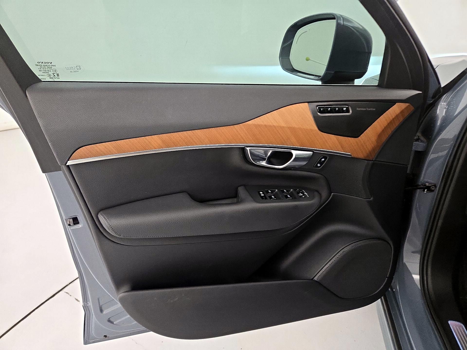 Thumbnail: 2022 Volvo XC90 - 12