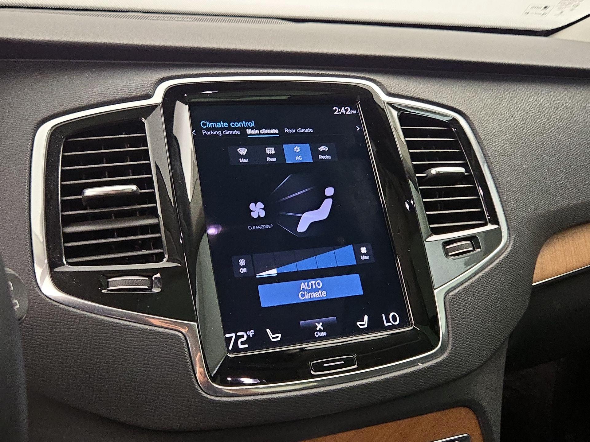 Thumbnail: 2022 Volvo XC90 - 17