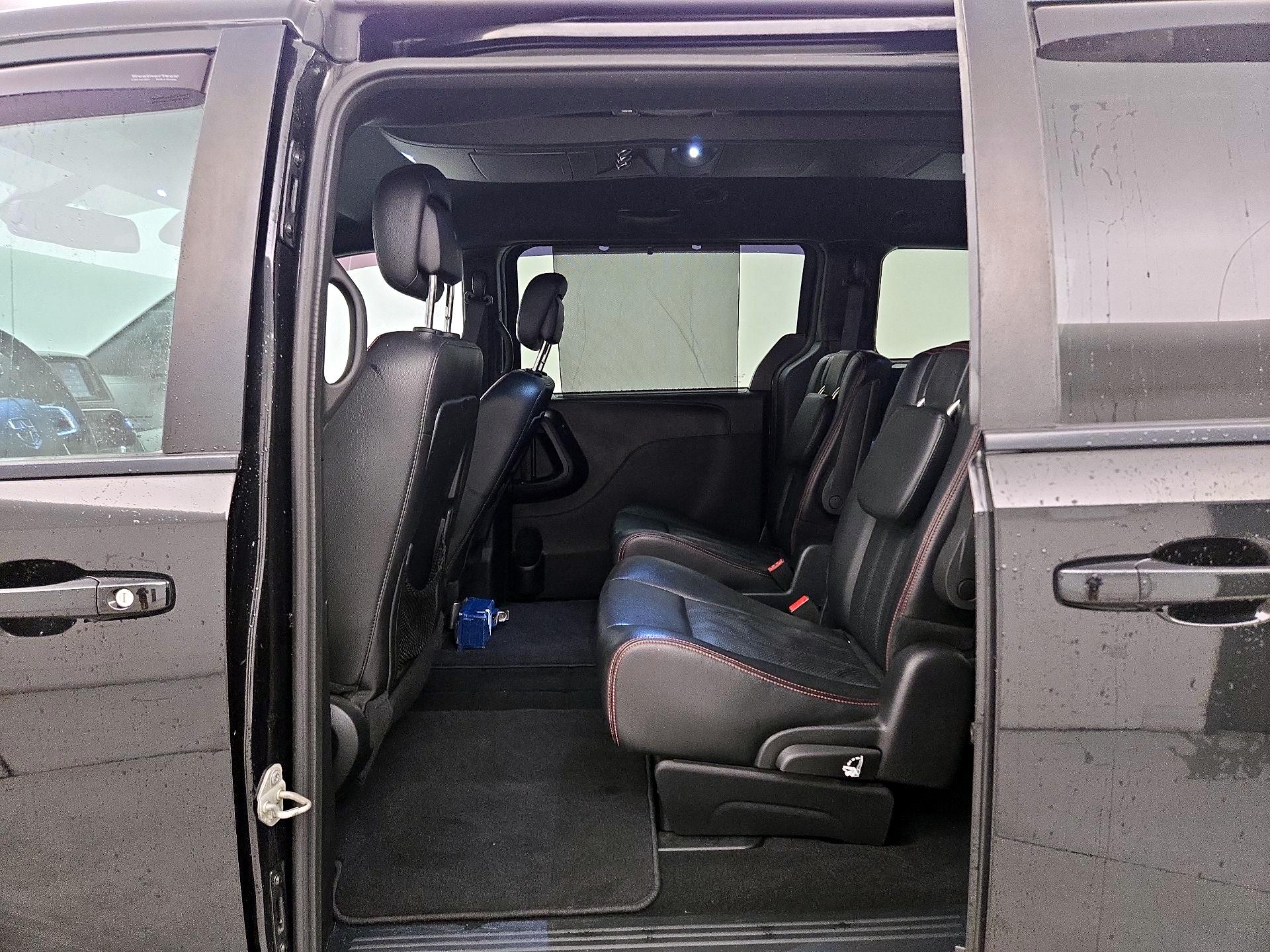 Thumbnail: 2019 Dodge Grand Caravan - 19