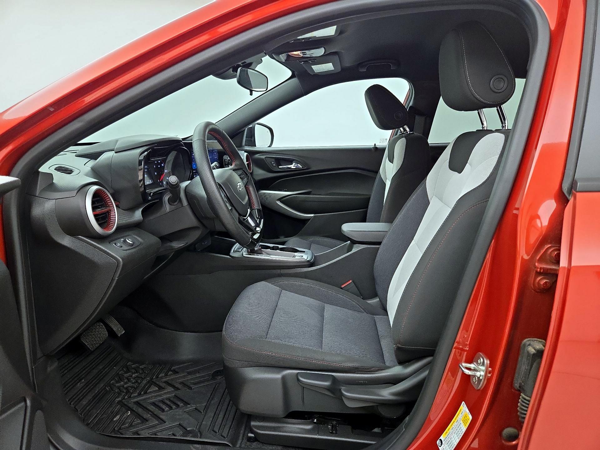 Thumbnail: 2024 Chevrolet Trax - 11