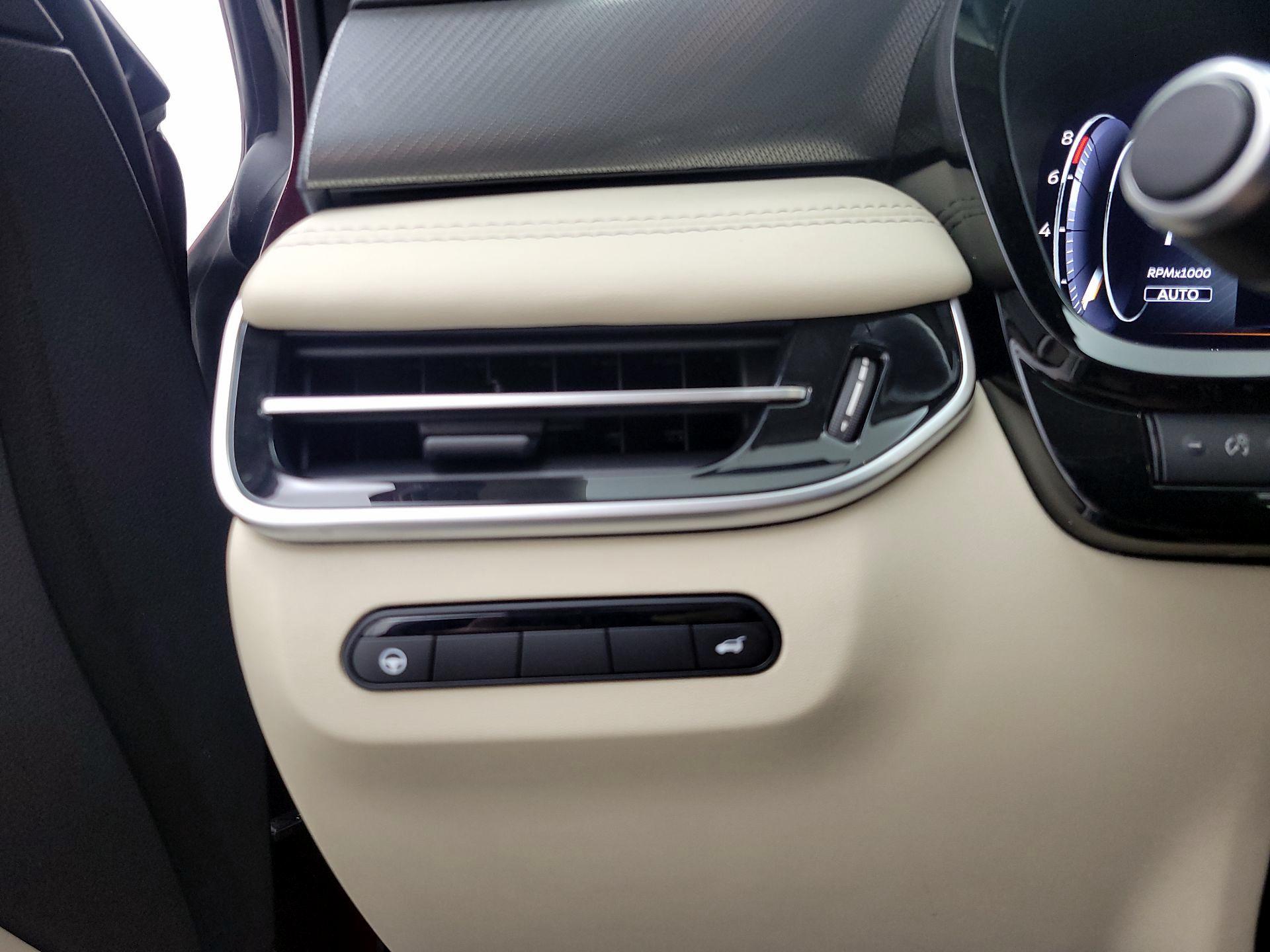 Thumbnail: 2023 INFINITI QX60 - 13