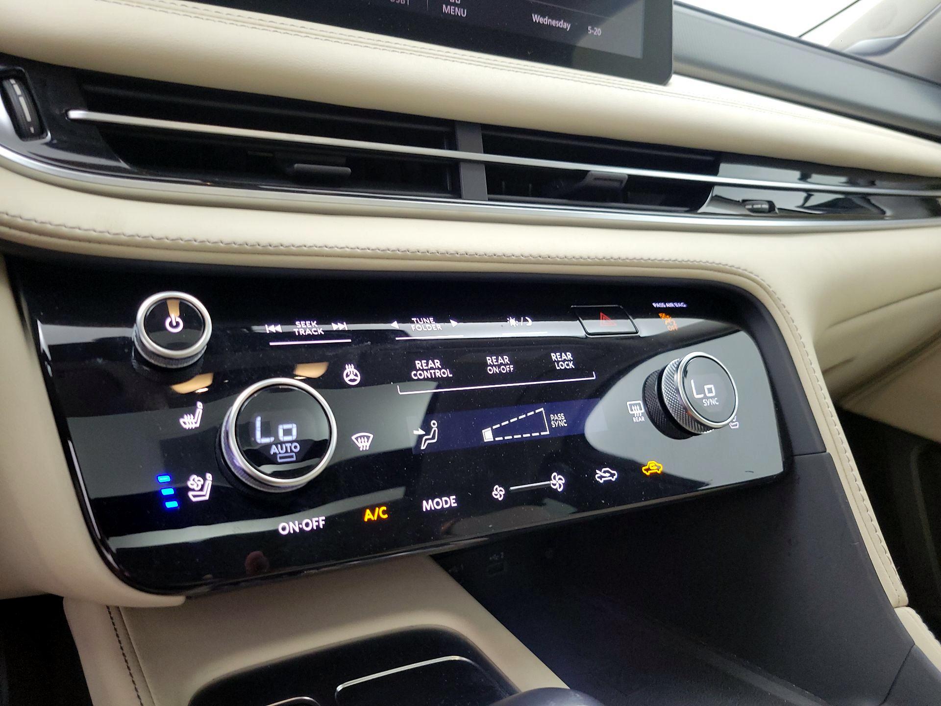 Thumbnail: 2023 INFINITI QX60 - 16