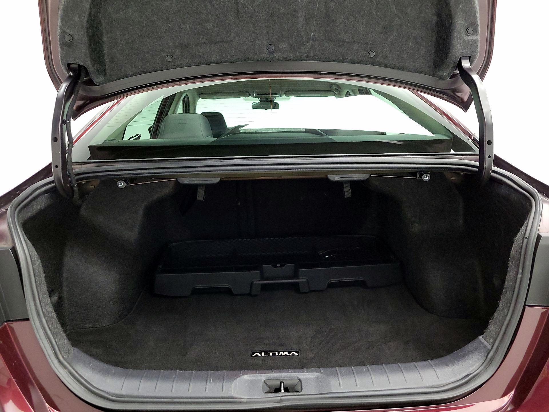 Thumbnail: 2023 Nissan Altima - 20