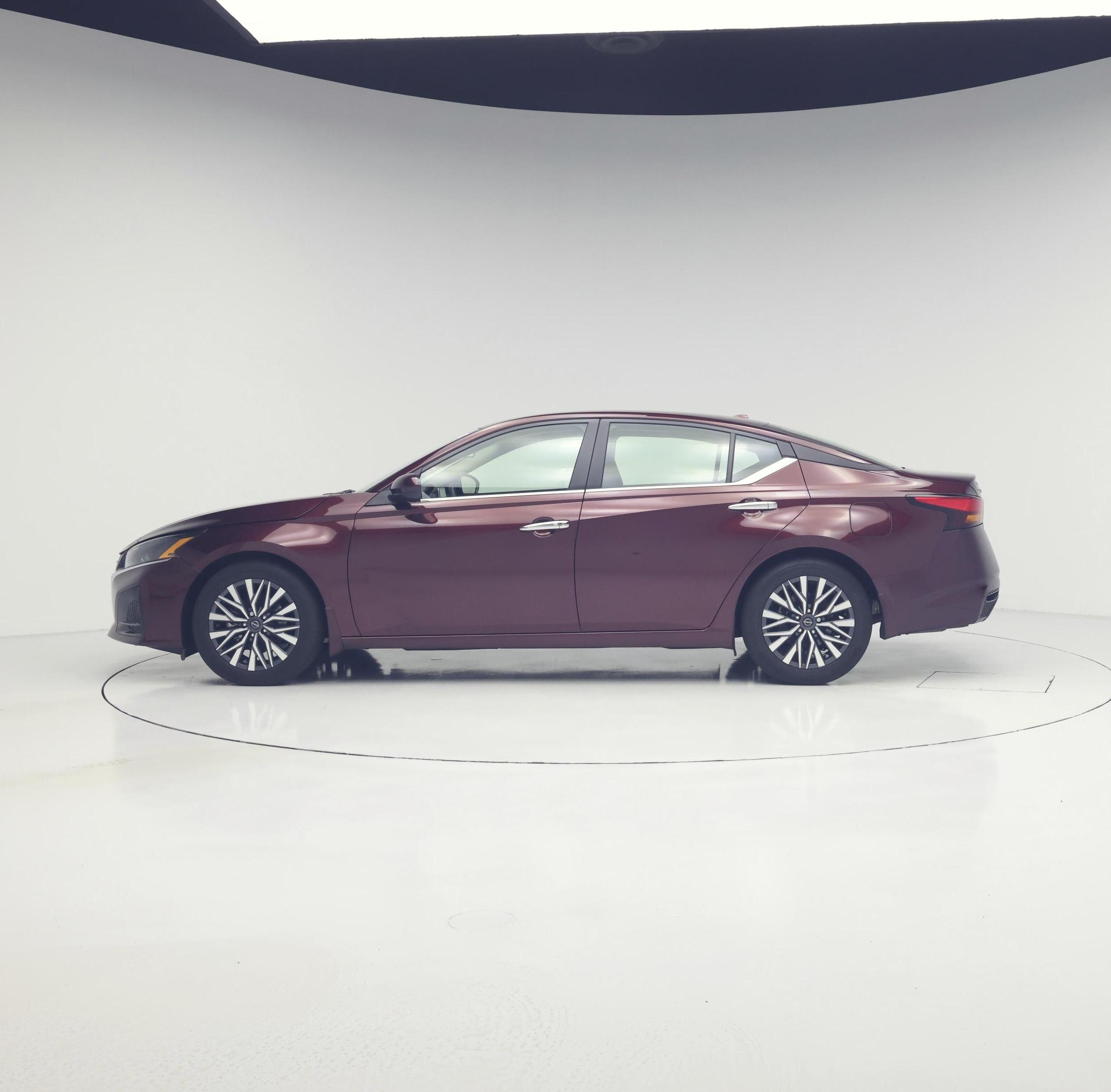 Thumbnail: 2023 Nissan Altima - 3