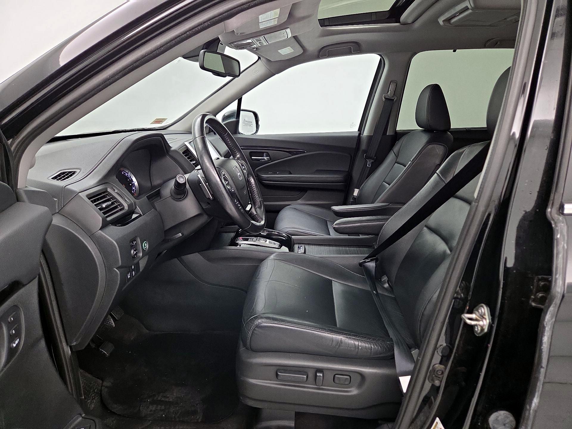 Thumbnail: 2016 Honda Pilot - 11