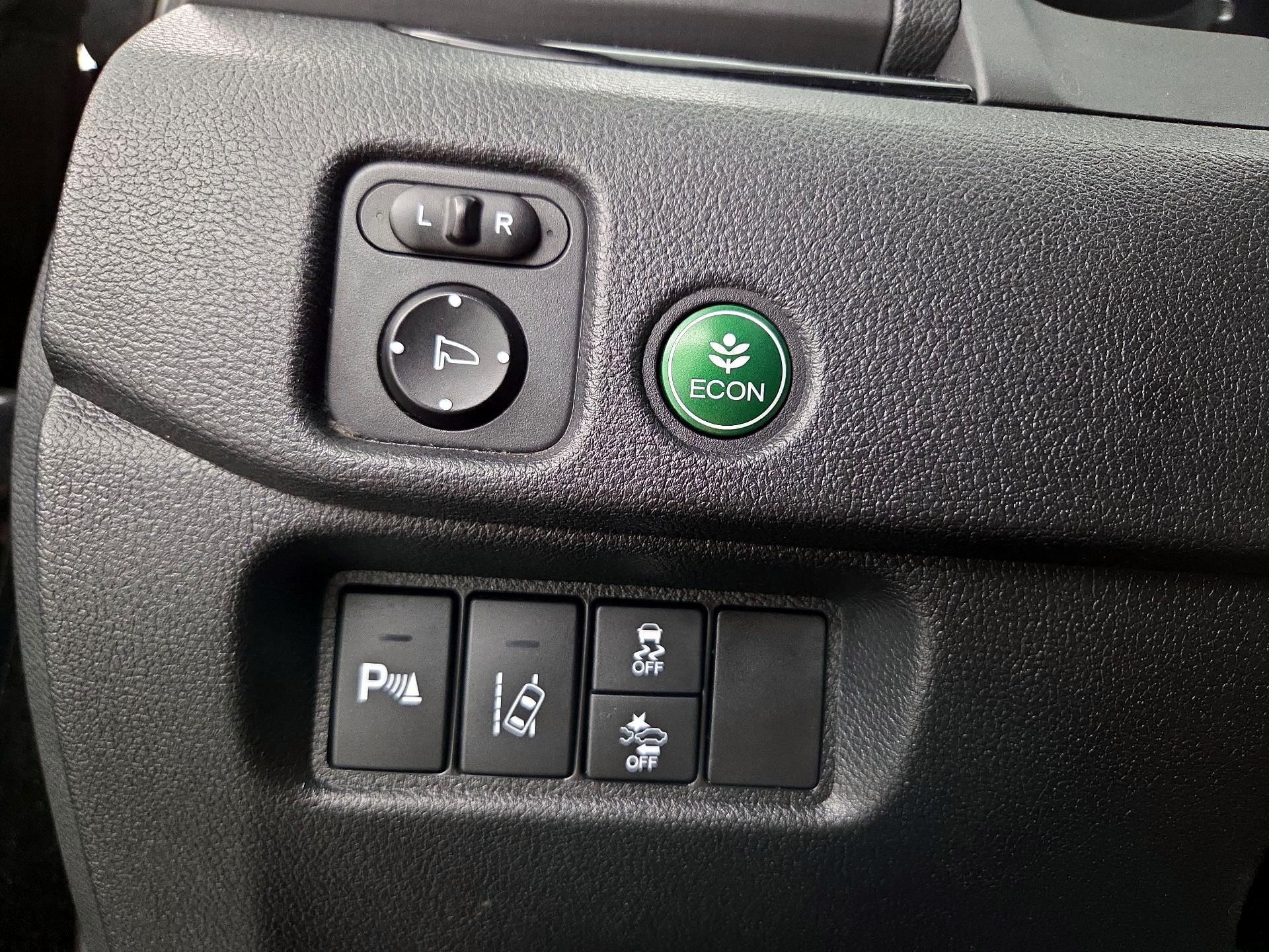 Thumbnail: 2016 Honda Pilot - 13