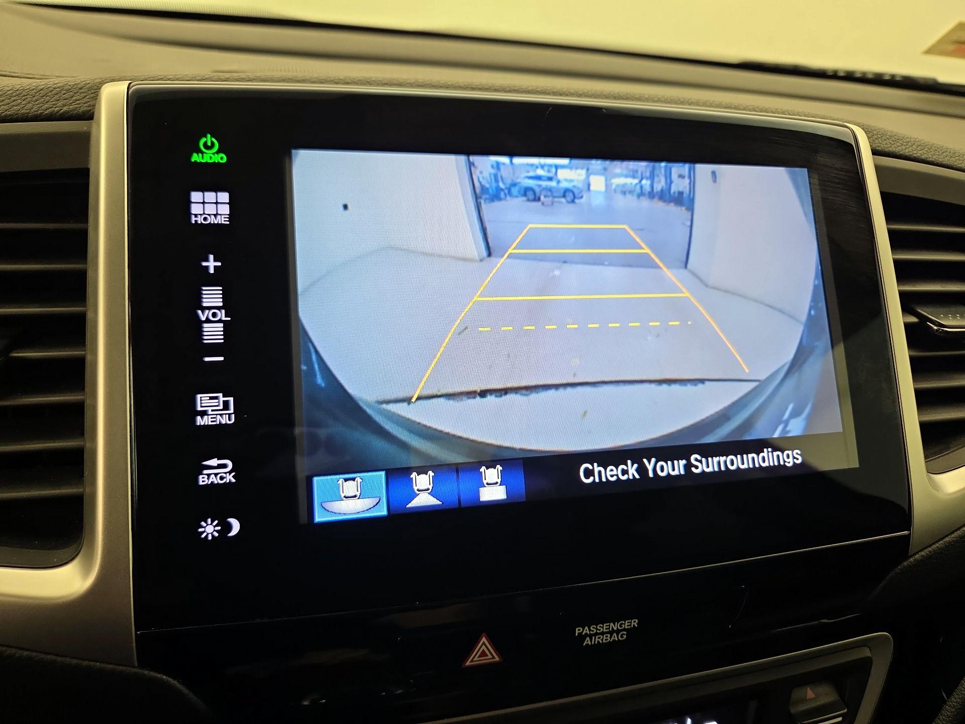Thumbnail: 2016 Honda Pilot - 15