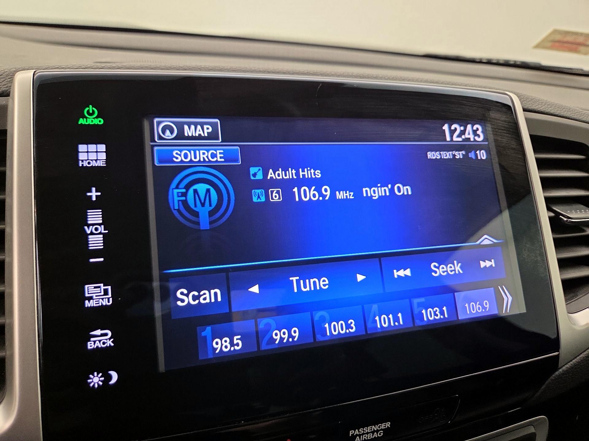 Thumbnail: 2016 Honda Pilot - 16