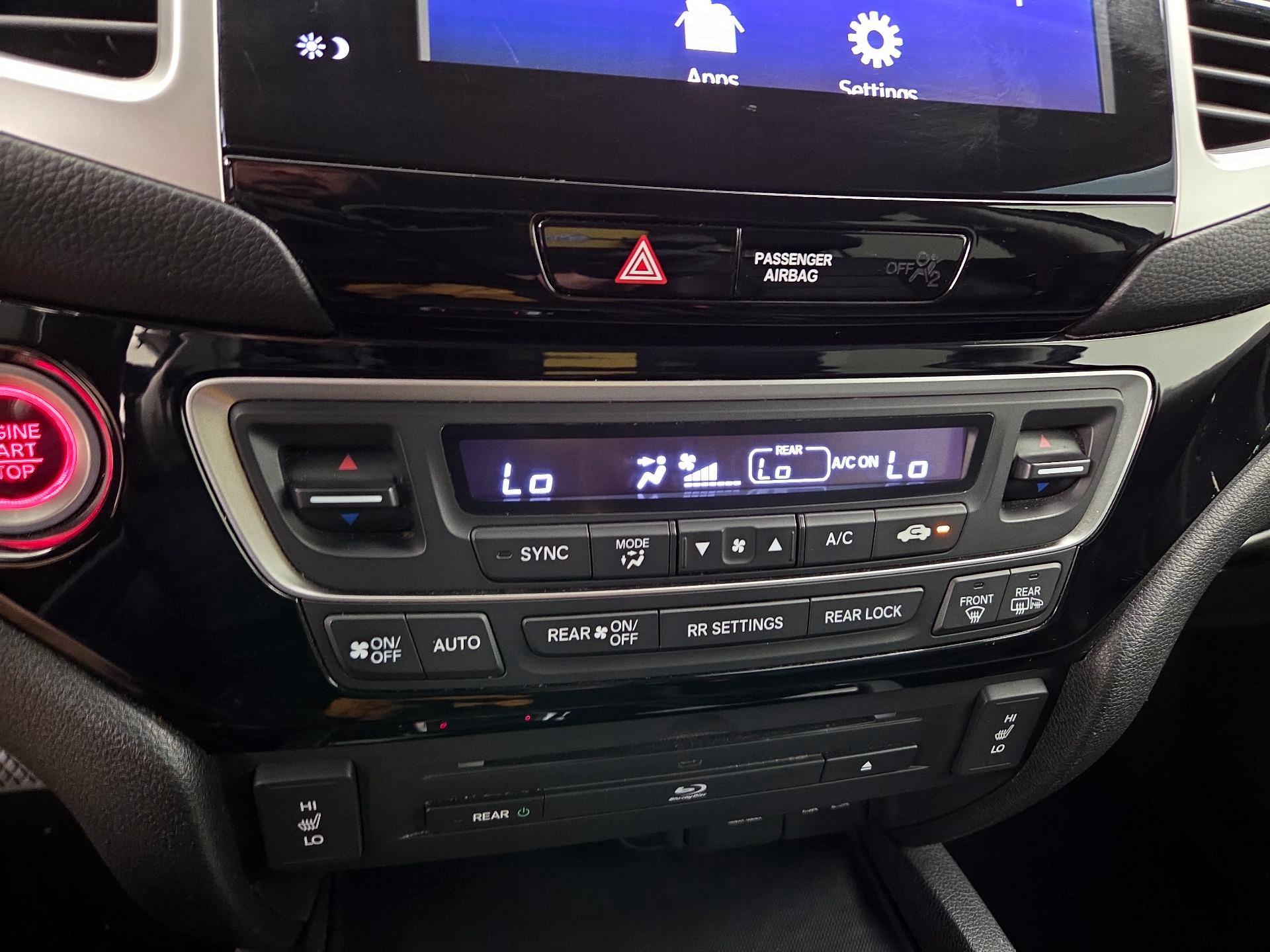 Thumbnail: 2016 Honda Pilot - 17