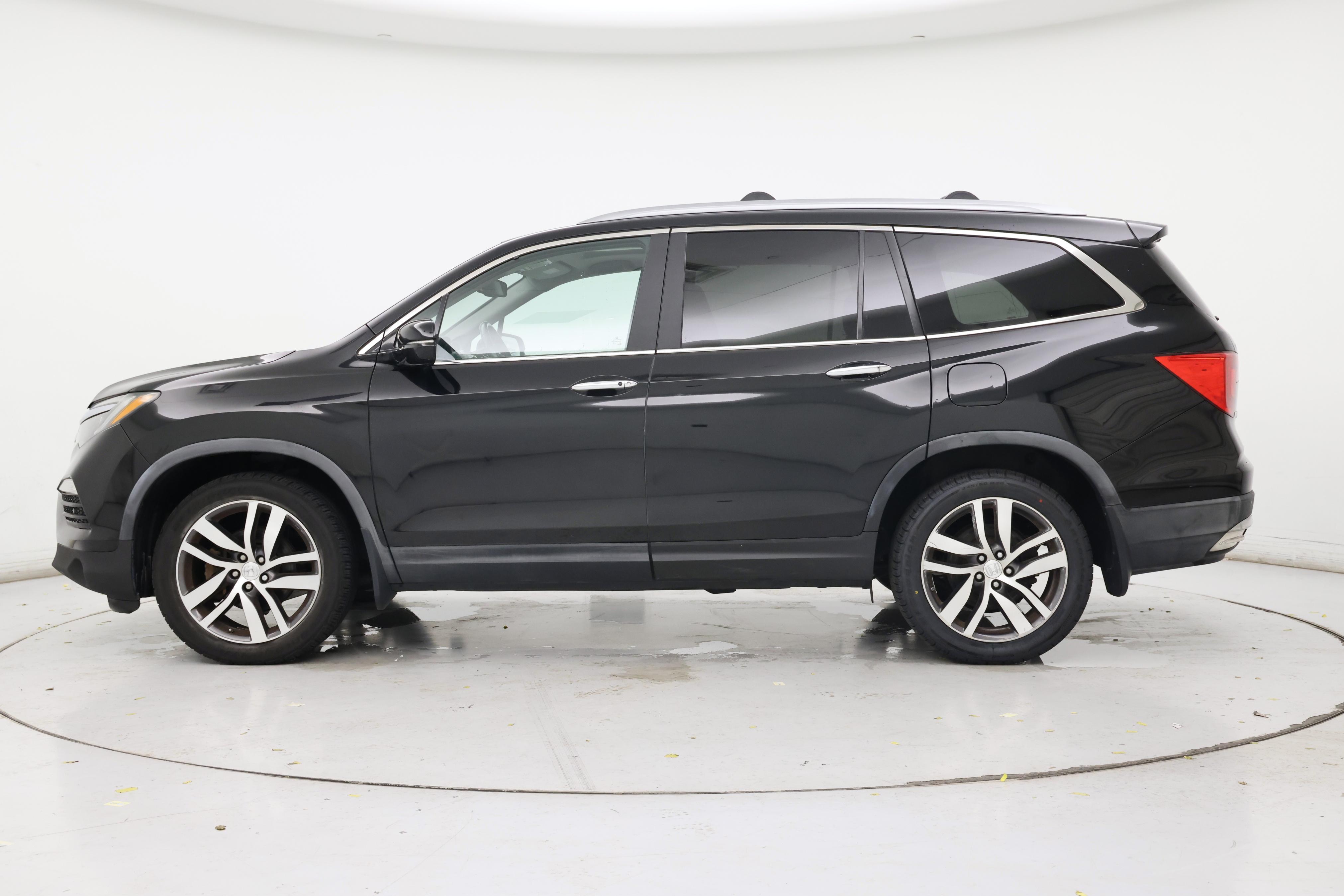 Thumbnail: 2016 Honda Pilot - 3