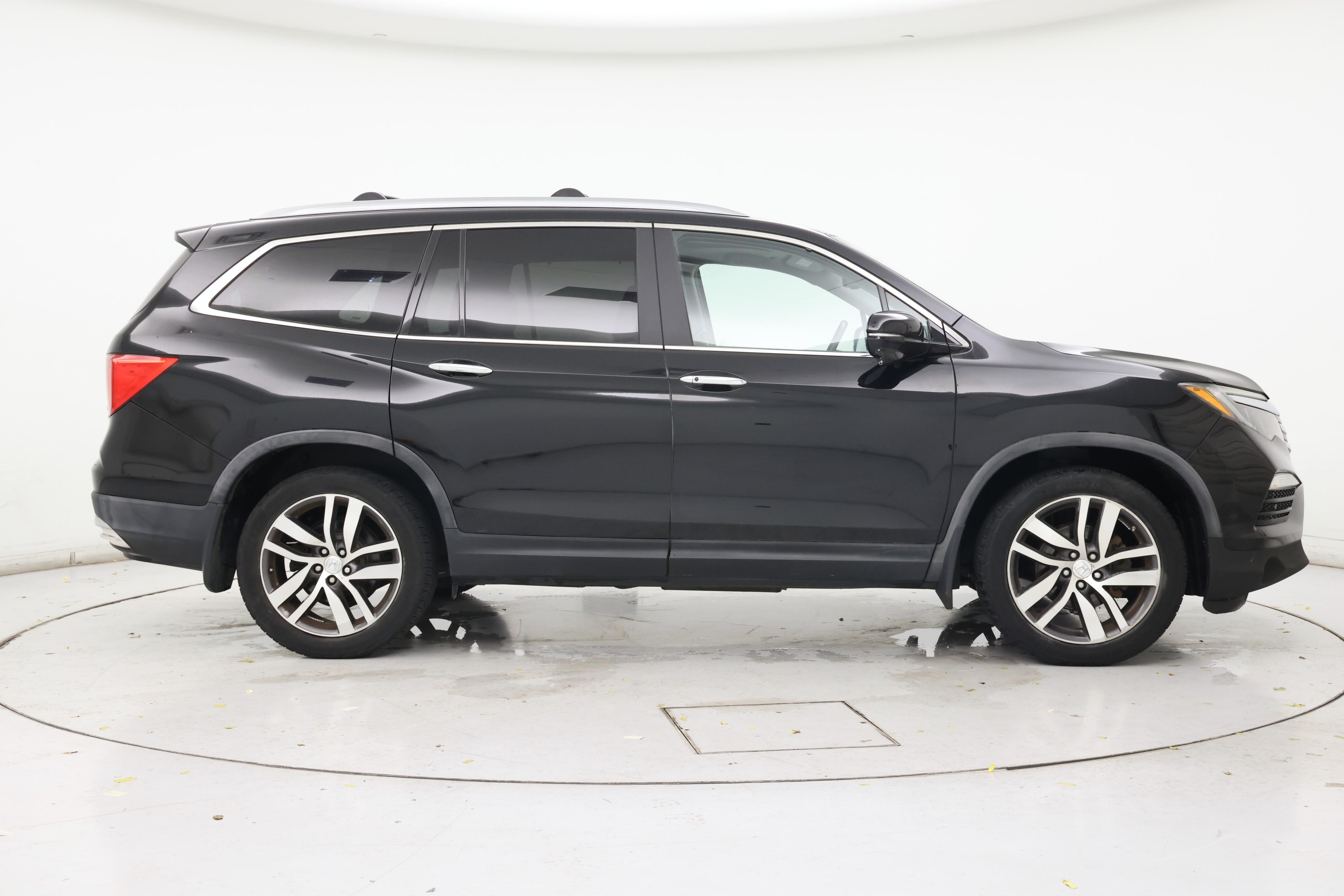 Thumbnail: 2016 Honda Pilot - 7