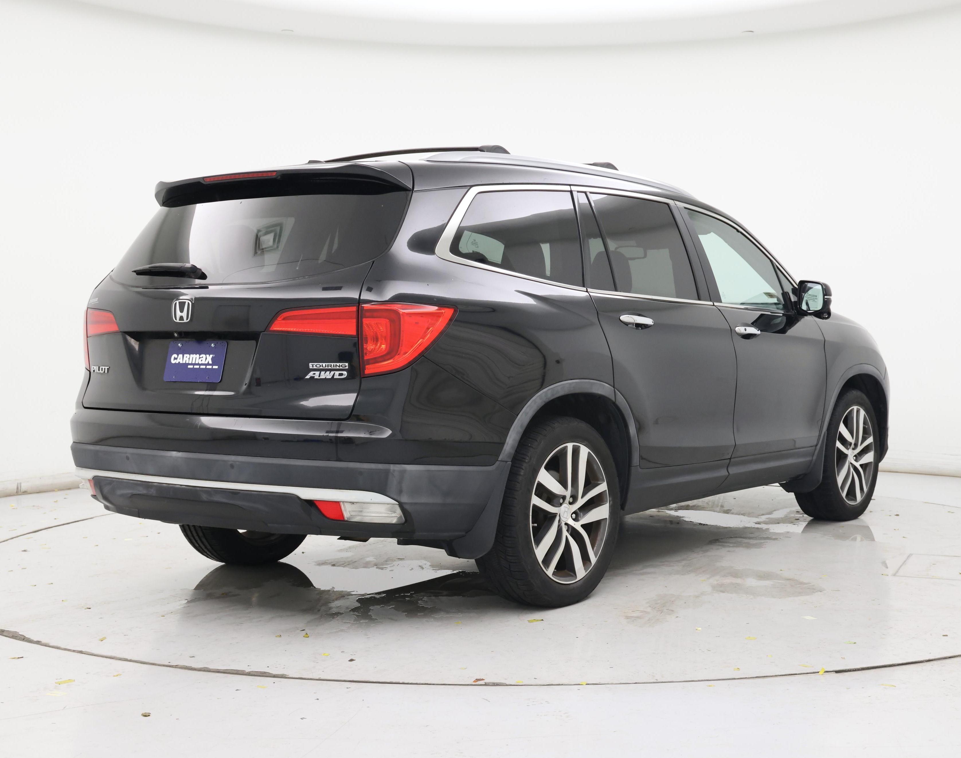 Thumbnail: 2016 Honda Pilot - 8