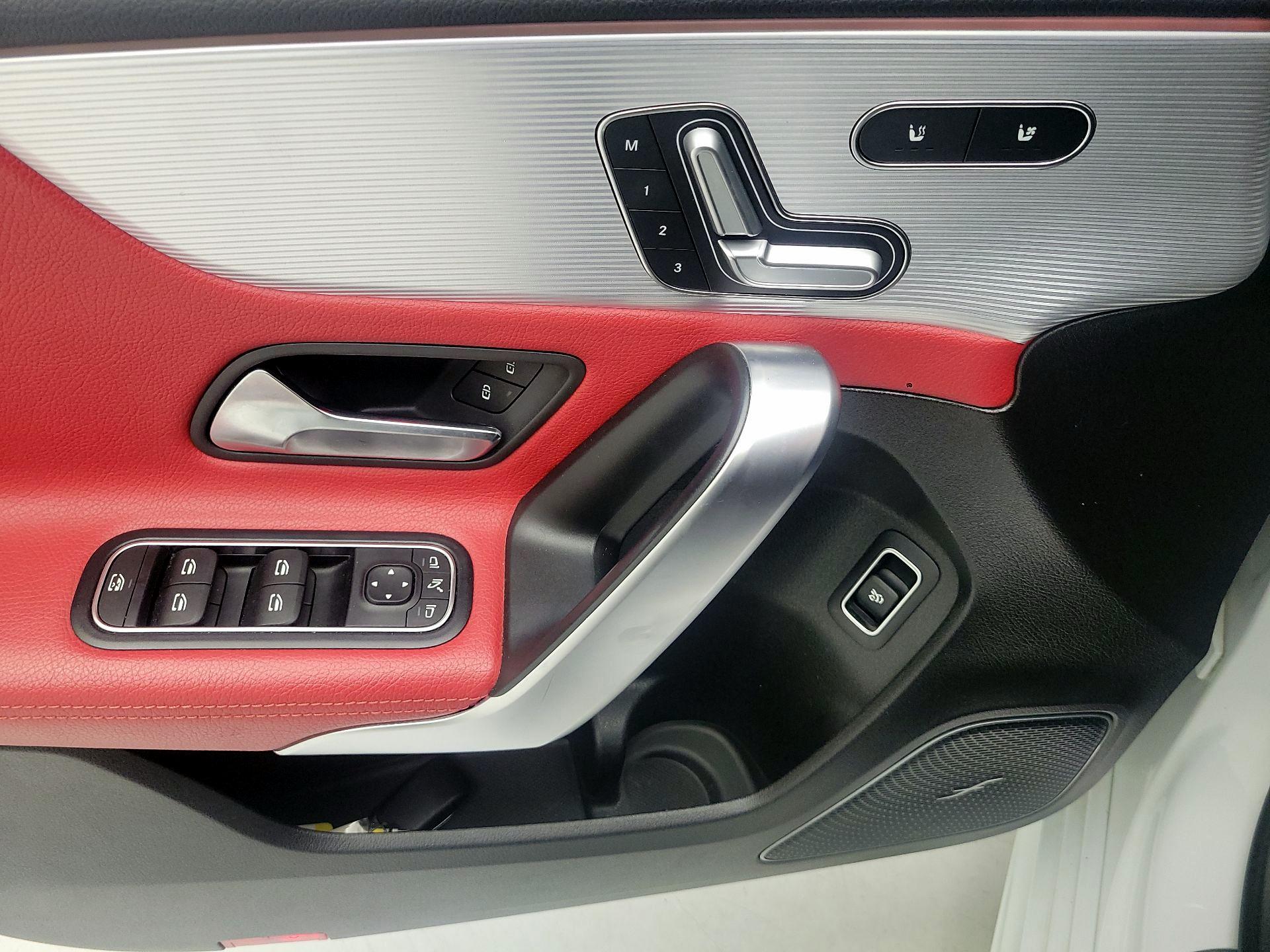 Thumbnail: 2019 Mercedes-Benz A-Class - 10