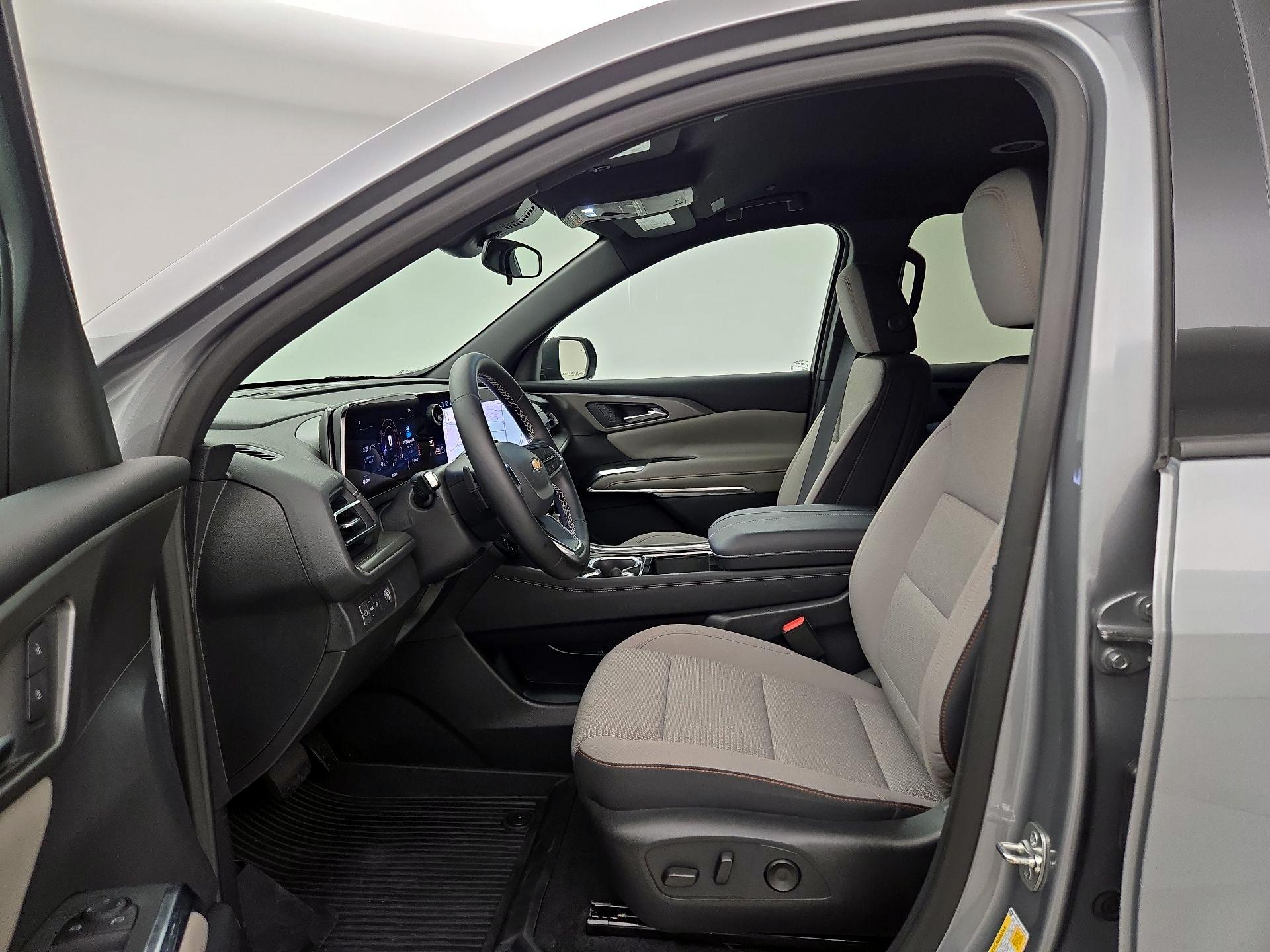 Thumbnail: 2025 Chevrolet Traverse - 11